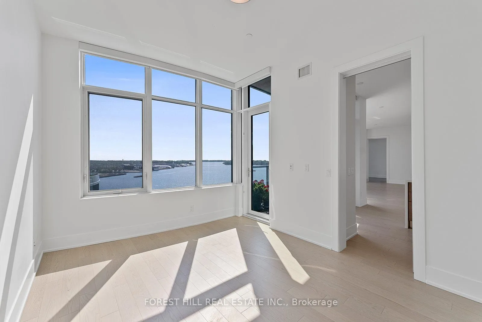 Photo 19 of Unit SPH #07, 1 Edgewater Drive, Toronto, Waterfront Communities — HOMEH