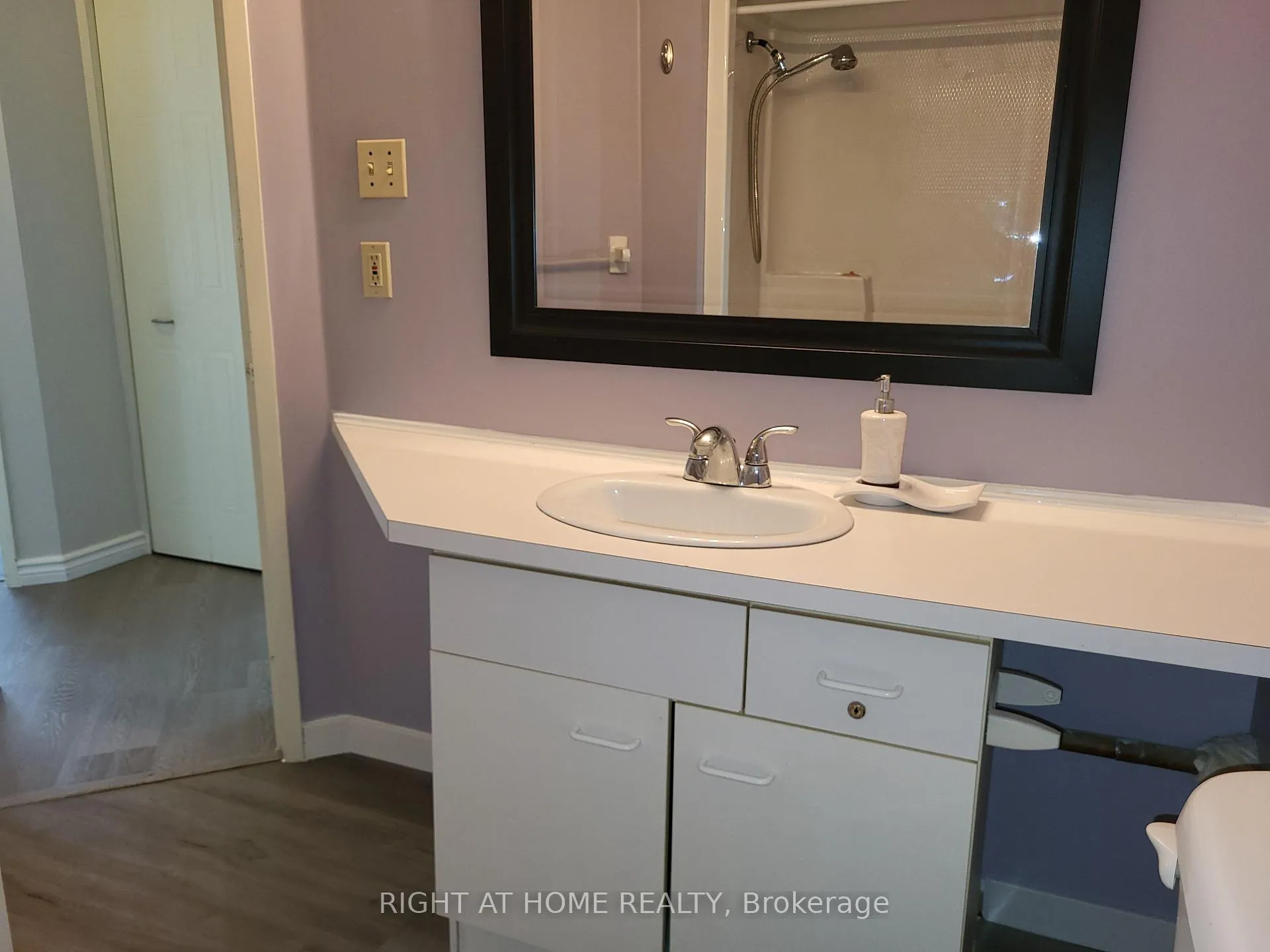 Photo 18 of Unit 54, 3085 Kingsway Drive, Kitchener — HOMEH