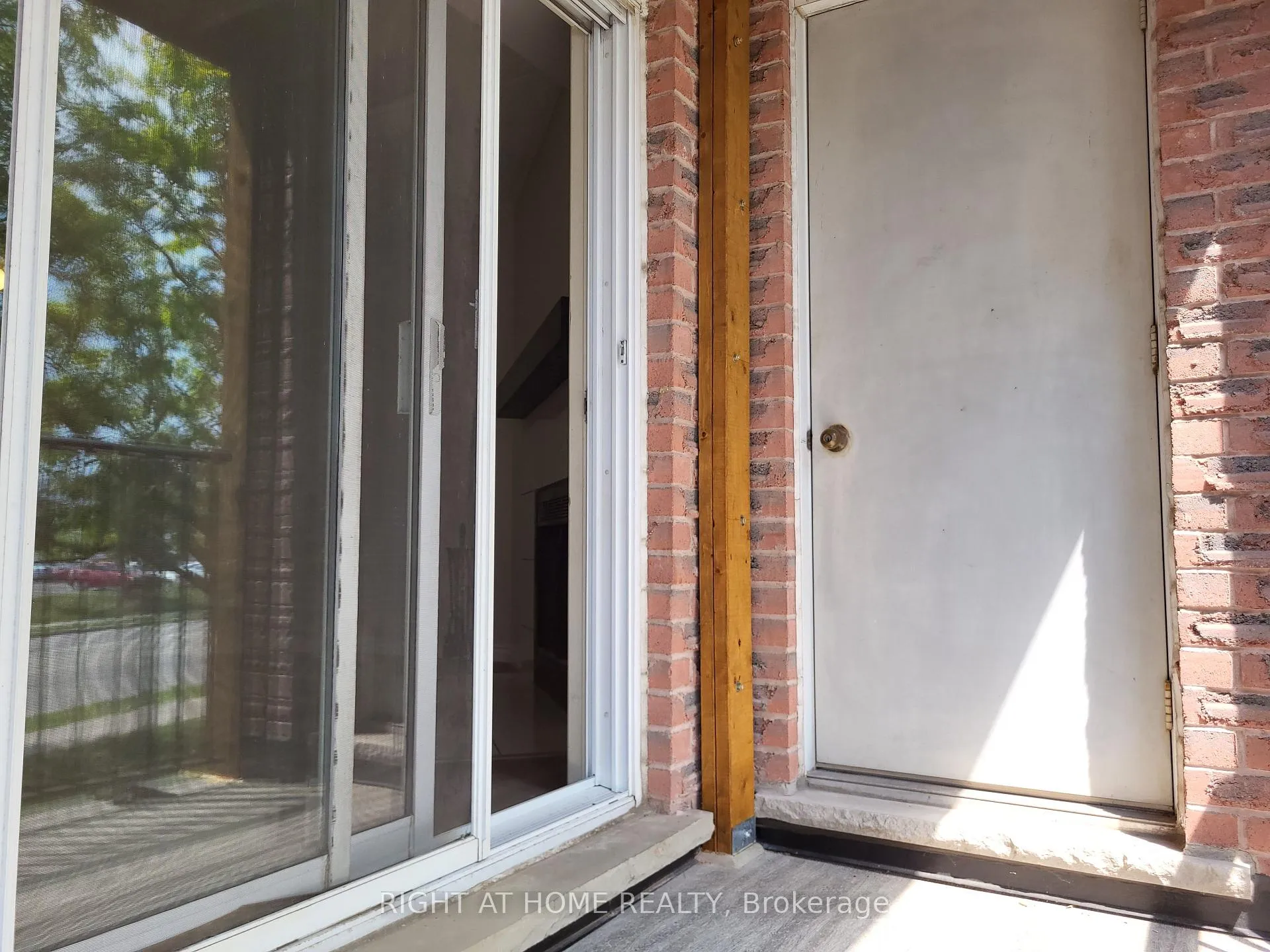 Photo 22 of Unit 54, 3085 Kingsway Drive, Kitchener — HOMEH