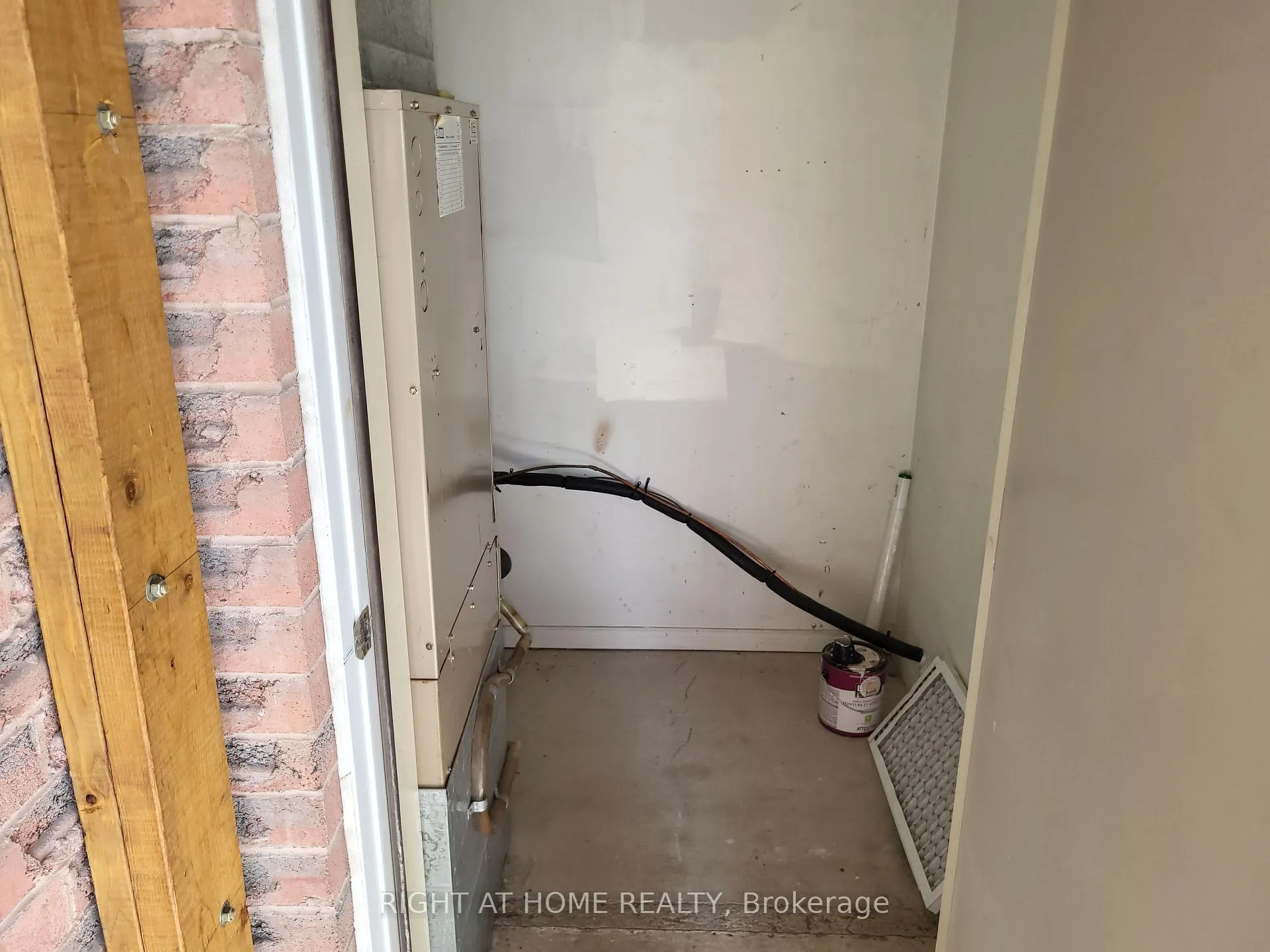 Photo 23 of Unit 54, 3085 Kingsway Drive, Kitchener — HOMEH