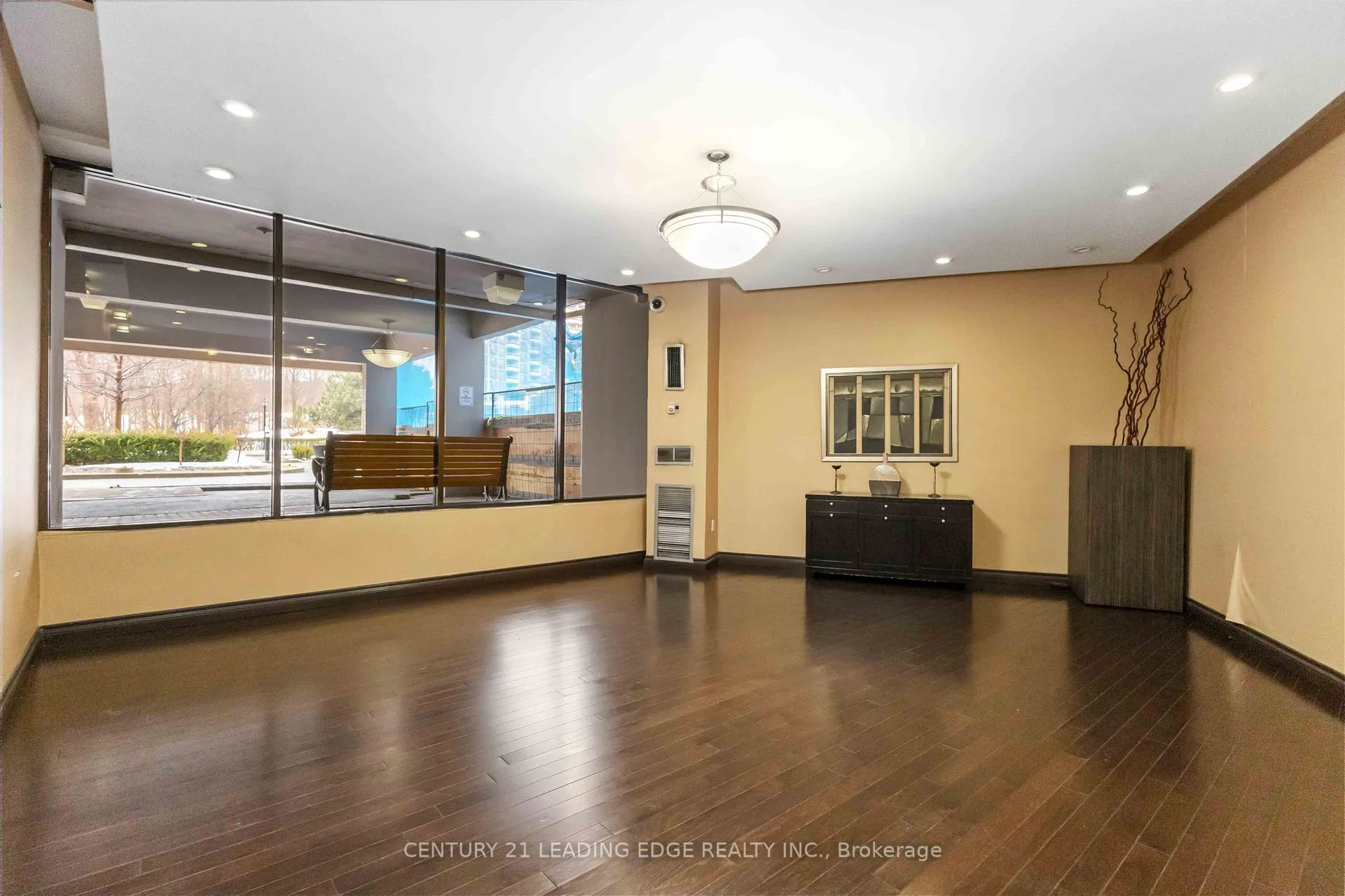 Photo 3 of Unit 1203, 20 Edgecliff Golfway, Toronto, Flemingdon Park — HOMEH