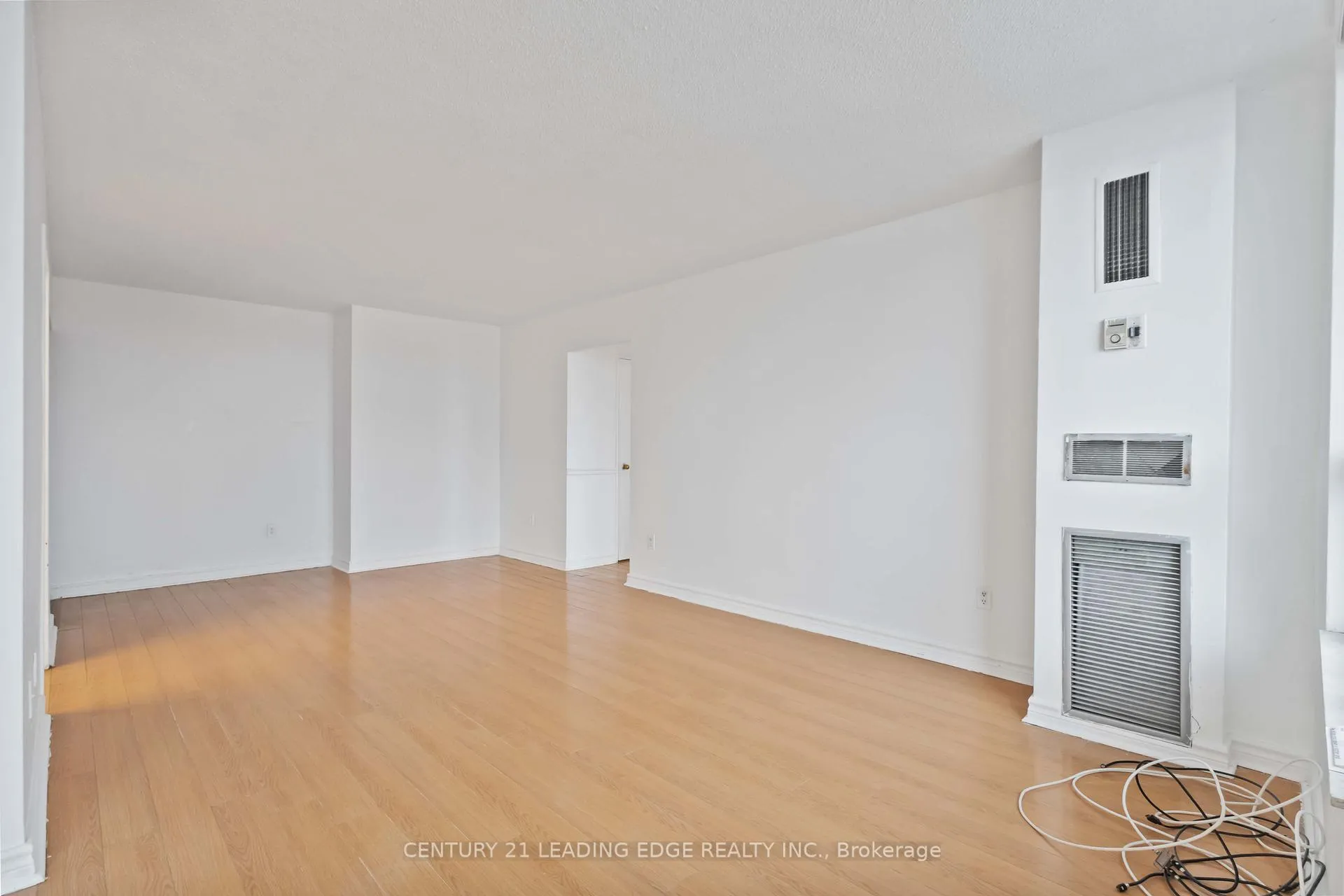 Photo 8 of Unit 1203, 20 Edgecliff Golfway, Toronto, Flemingdon Park — HOMEH