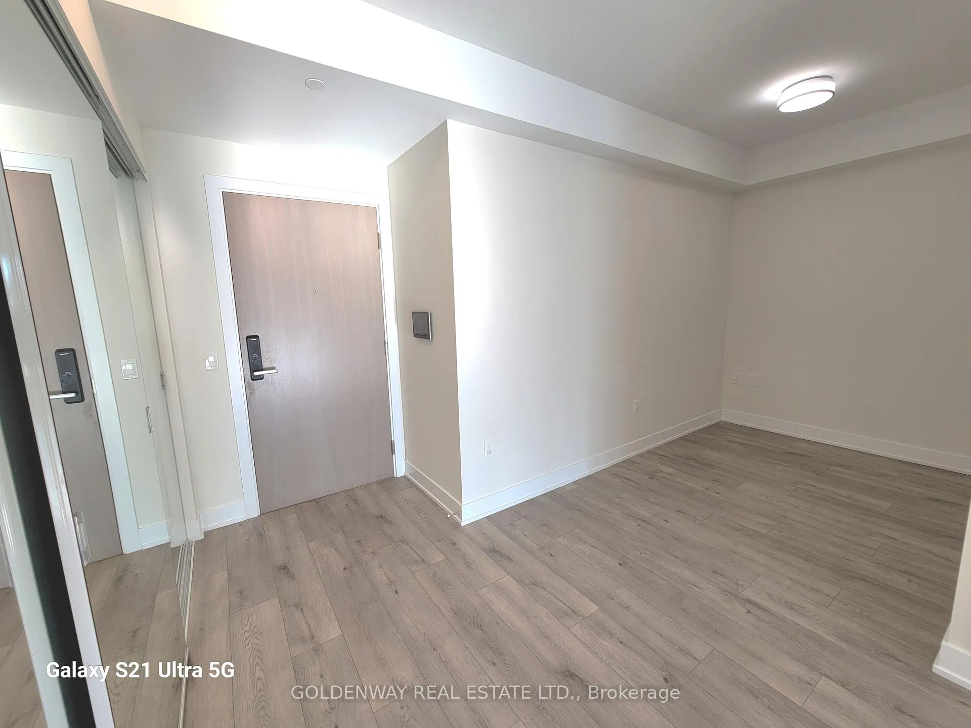 Photo 4 of Unit 2009, 575 Bloor Street E, Toronto, North St. James Town — HOMEH