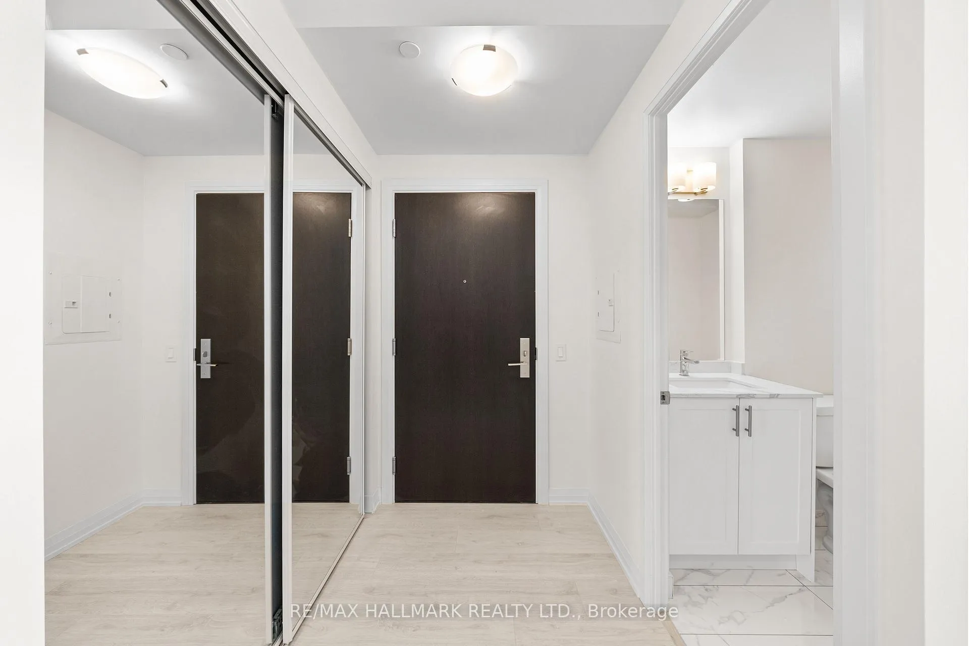 Photo 3 of Unit 1612, 9000 Jane Street, Vaughan, Concord — HOMEH