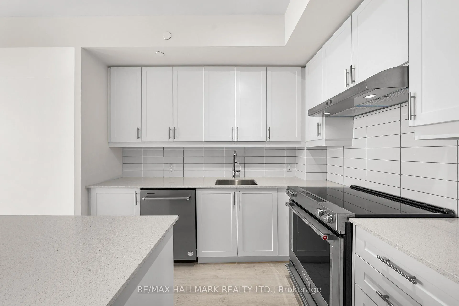Photo 5 of Unit 1612, 9000 Jane Street, Vaughan, Concord — HOMEH