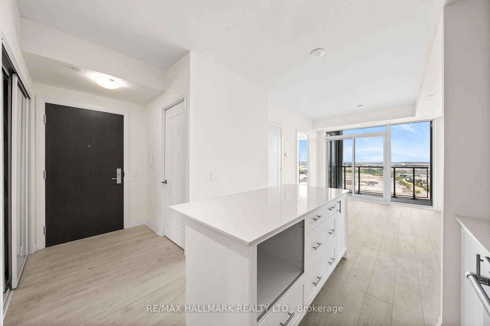 Photo 6 of Unit 1612, 9000 Jane Street, Vaughan, Concord — HOMEH
