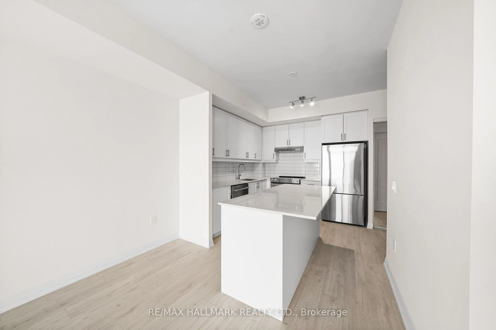 Photo 7 of Unit 1612, 9000 Jane Street, Vaughan, Concord — HOMEH