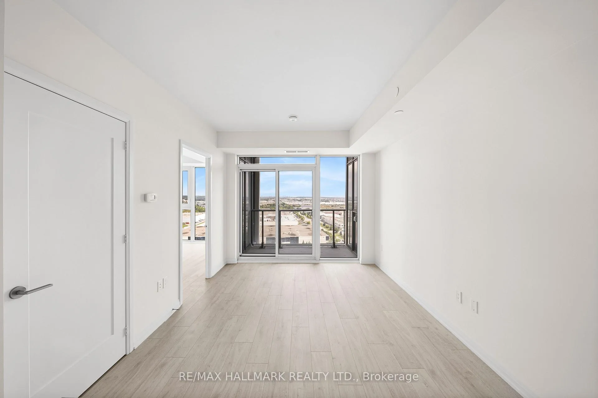 Photo 9 of Unit 1612, 9000 Jane Street, Vaughan, Concord — HOMEH