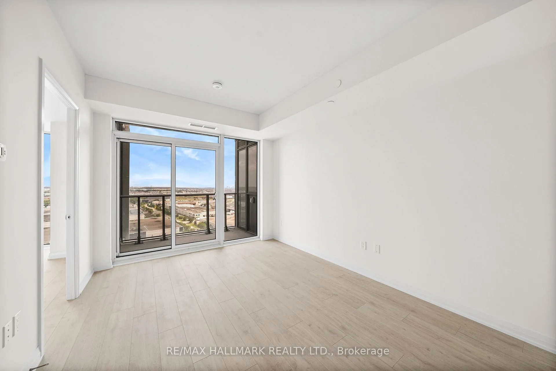 Photo 10 of Unit 1612, 9000 Jane Street, Vaughan, Concord — HOMEH
