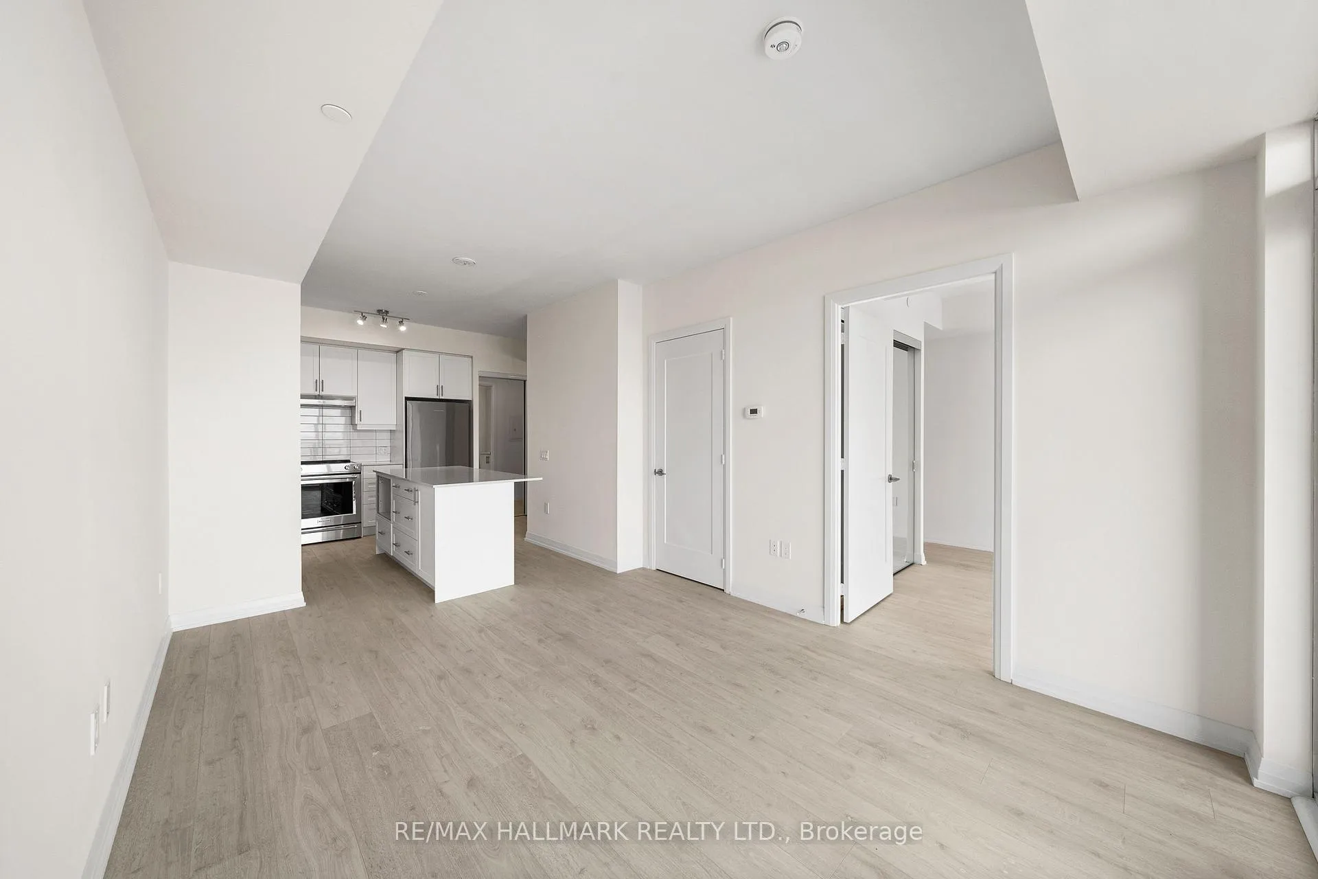 Photo 12 of Unit 1612, 9000 Jane Street, Vaughan, Concord — HOMEH