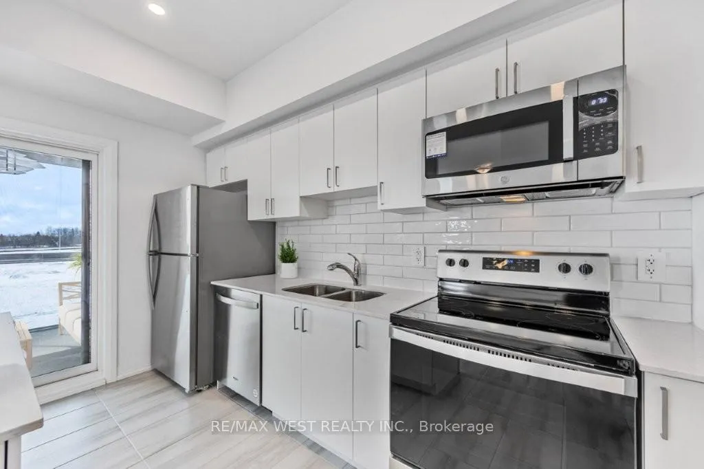 Photo 8 of Unit 309, 15 Kneeshaw Drive, Barrie, Rural Barrie Southeast — HOMEH