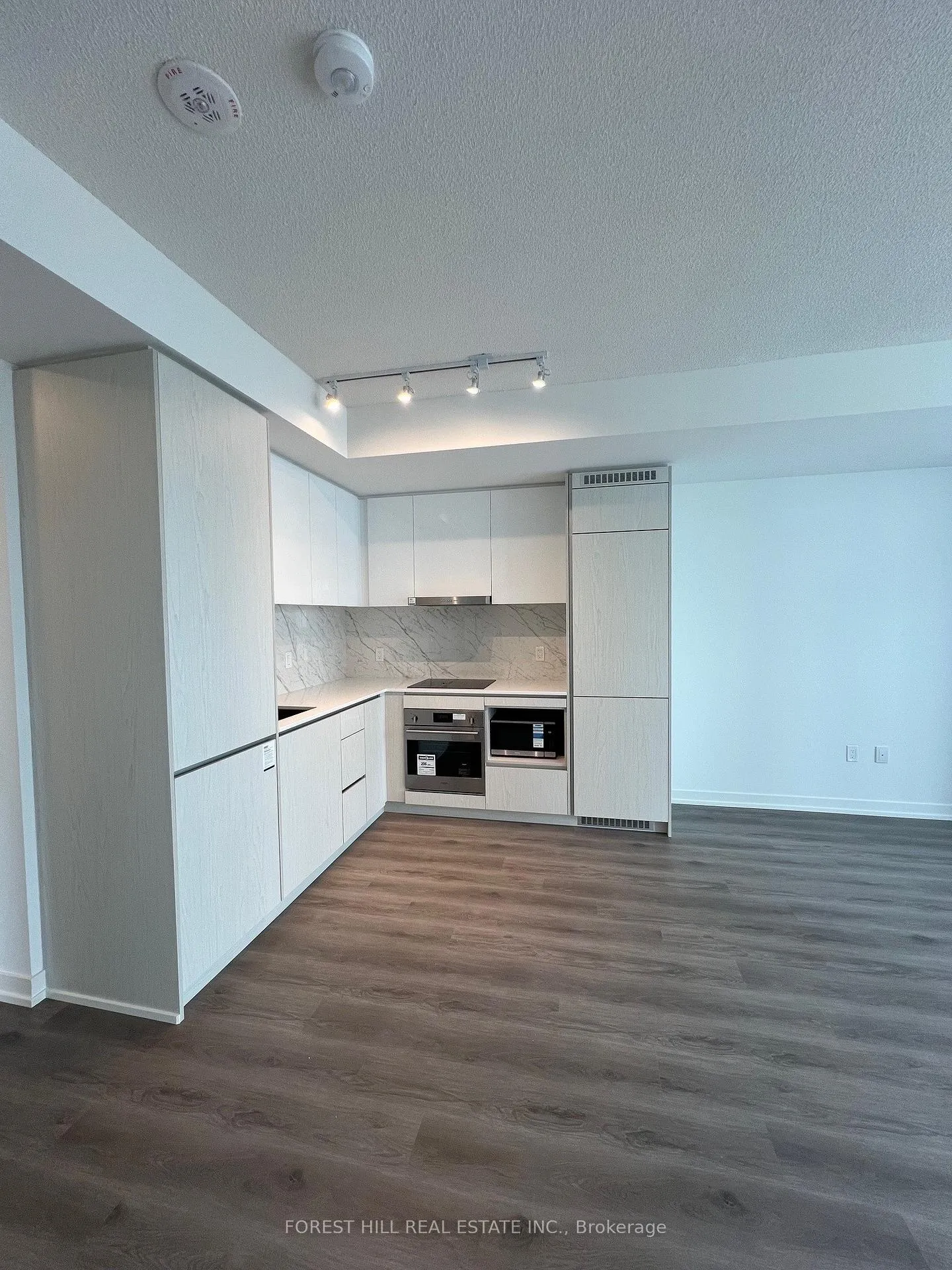 Photo 1 of Unit 1103, 28 Interchange Way, Vaughan, Vaughan Corporate Centre — HOMEH