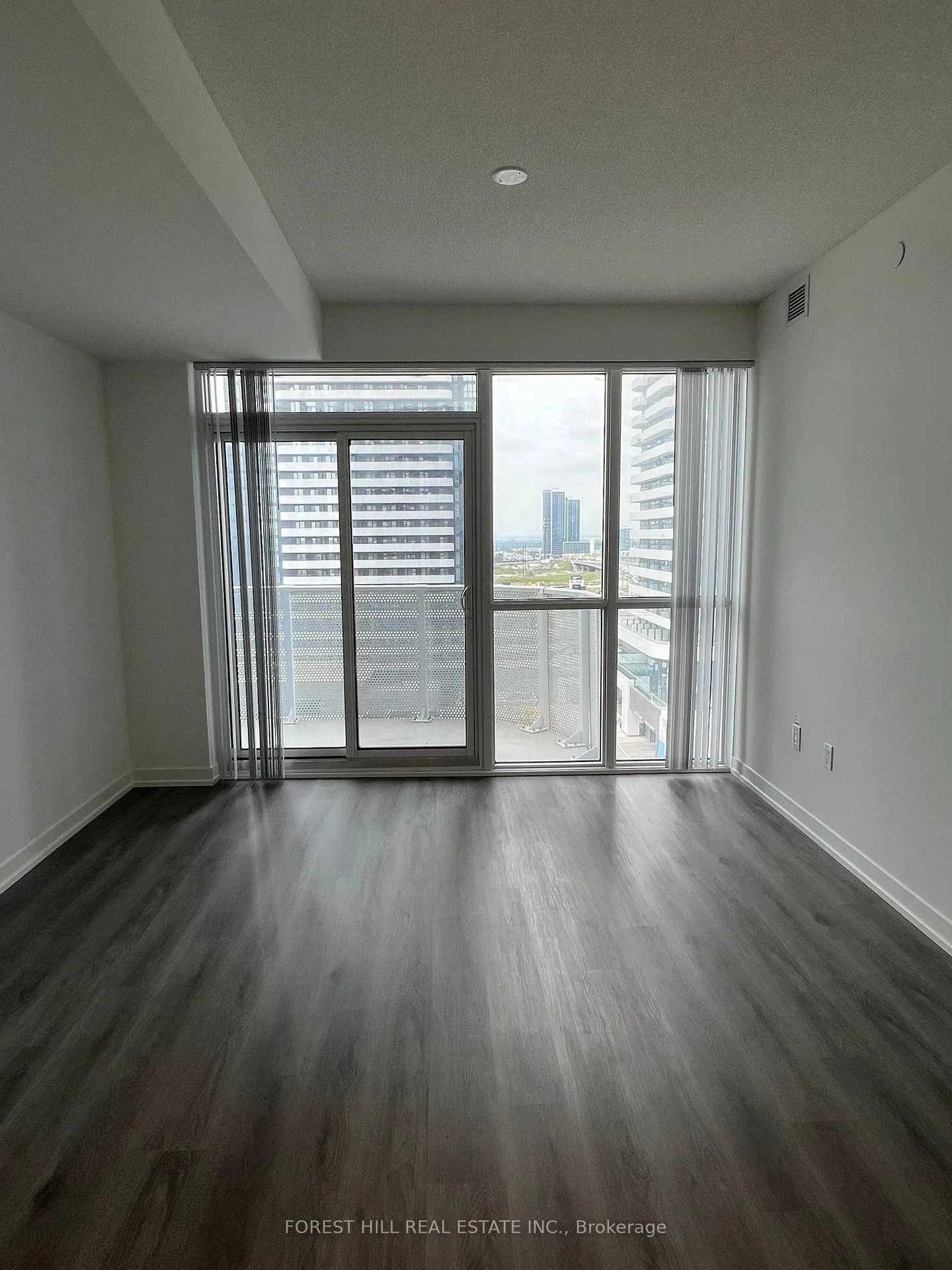Photo 5 of Unit 1103, 28 Interchange Way, Vaughan, Vaughan Corporate Centre — HOMEH