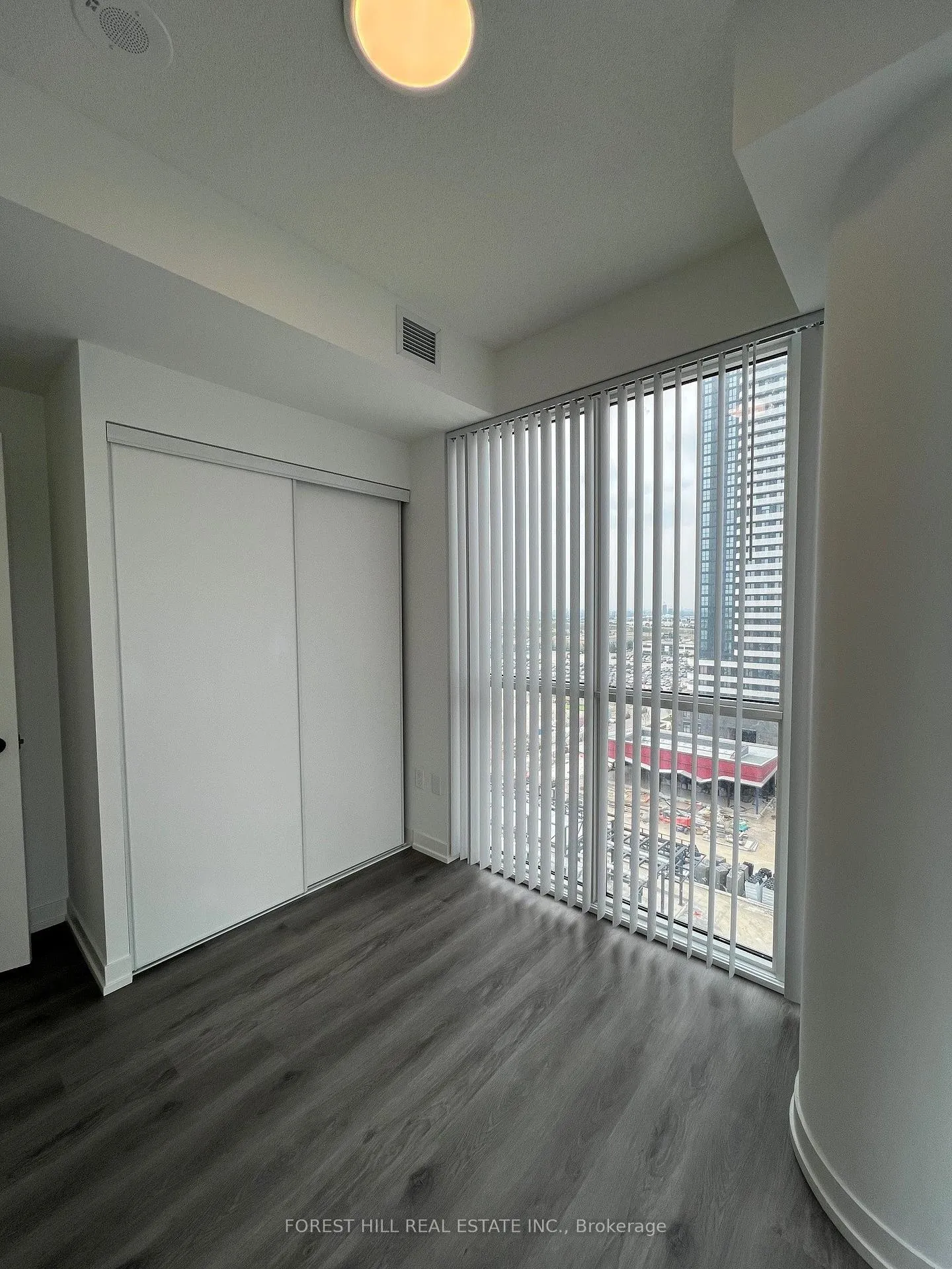 Photo 11 of Unit 1103, 28 Interchange Way, Vaughan, Vaughan Corporate Centre — HOMEH