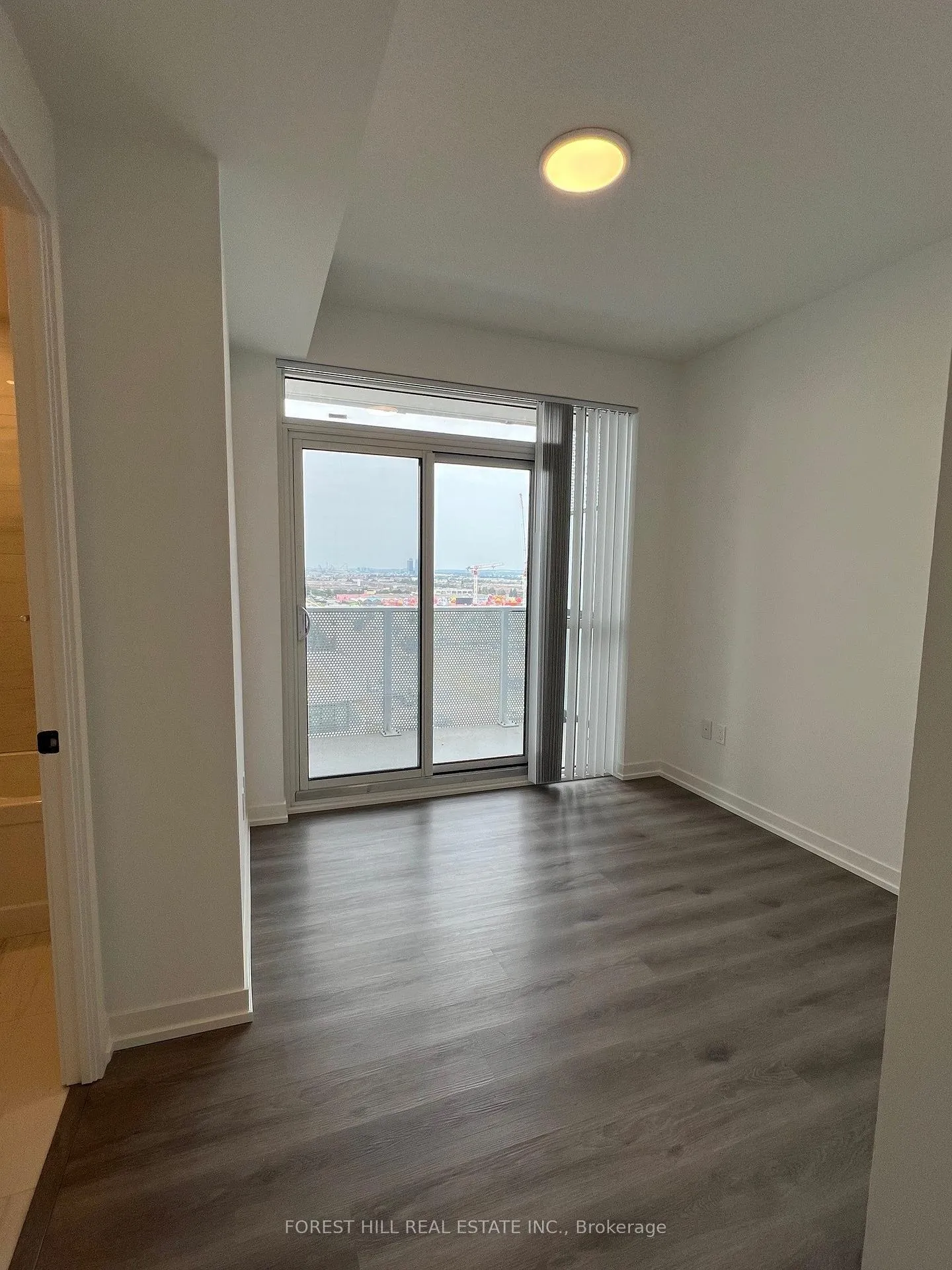 Photo 12 of Unit 1103, 28 Interchange Way, Vaughan, Vaughan Corporate Centre — HOMEH