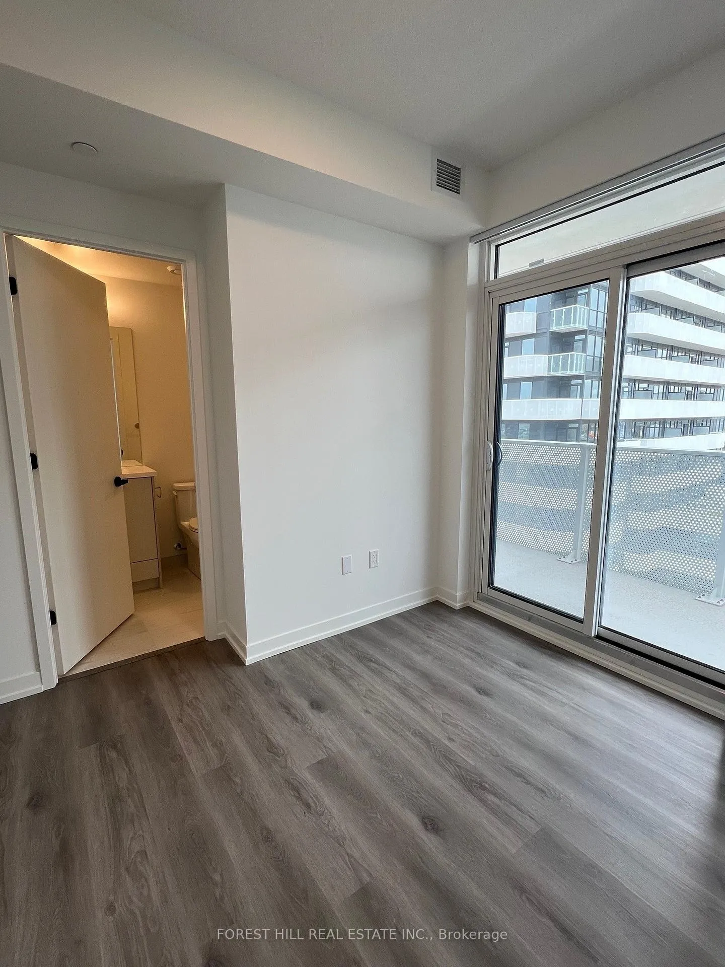 Photo 14 of Unit 1103, 28 Interchange Way, Vaughan, Vaughan Corporate Centre — HOMEH