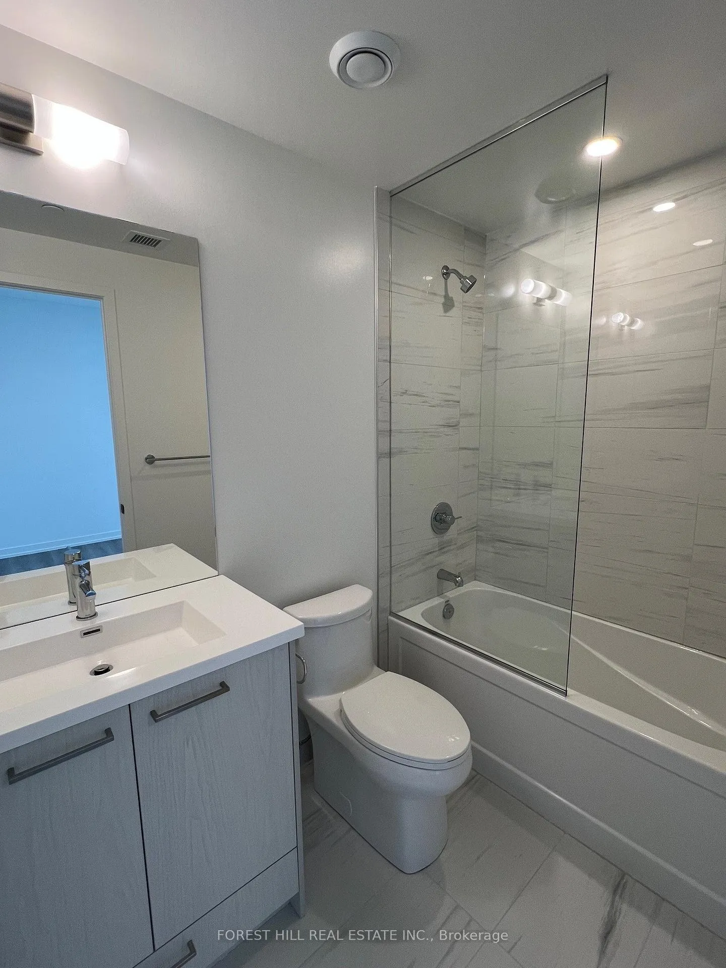 Photo 15 of Unit 1103, 28 Interchange Way, Vaughan, Vaughan Corporate Centre — HOMEH