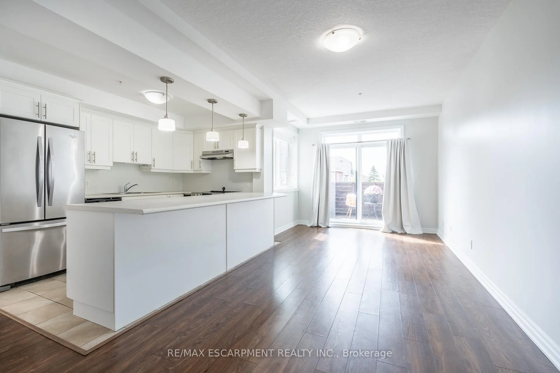 Photo 6 of Unit 214, 170 Rockhaven Lane, Hamilton, Waterdown — HOMEH