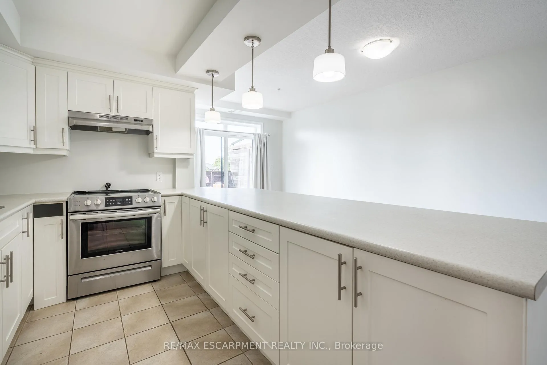 Photo 13 of Unit 214, 170 Rockhaven Lane, Hamilton, Waterdown — HOMEH