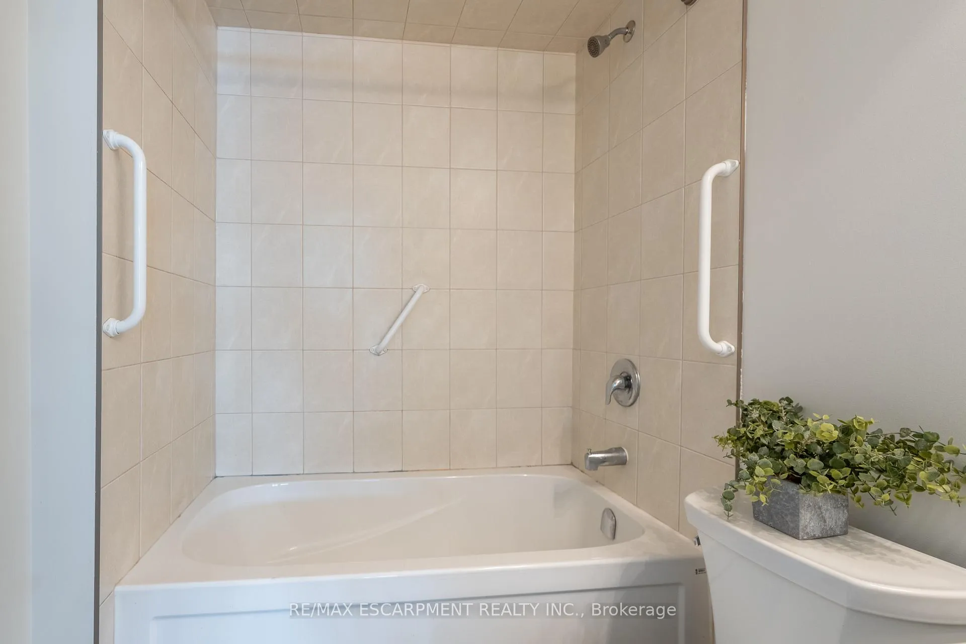 Photo 20 of Unit 214, 170 Rockhaven Lane, Hamilton, Waterdown — HOMEH