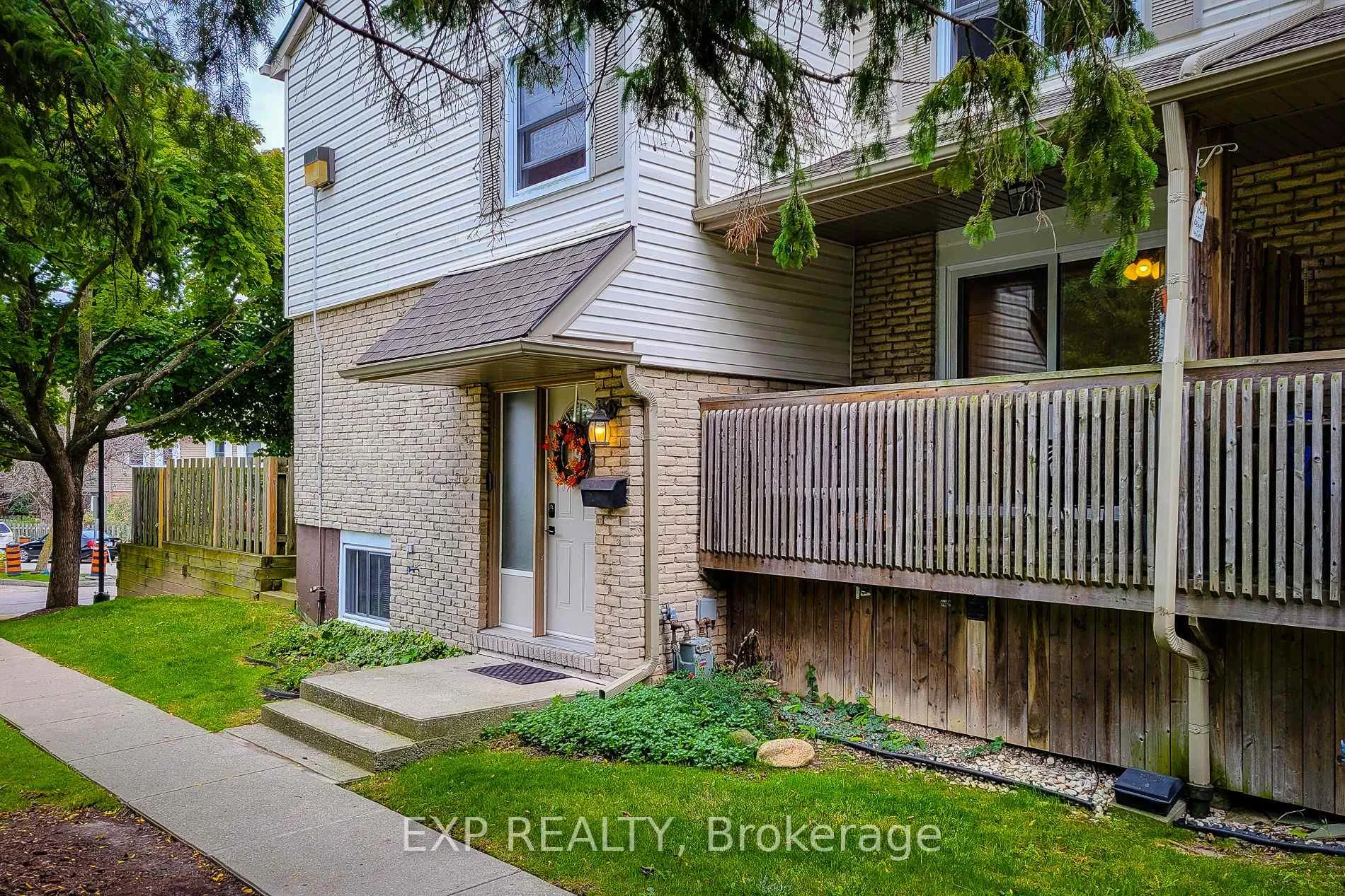 Photo 4 of Unit 2, 1300 Upper Ottawa Street, Hamilton, Quinndale — HOMEH