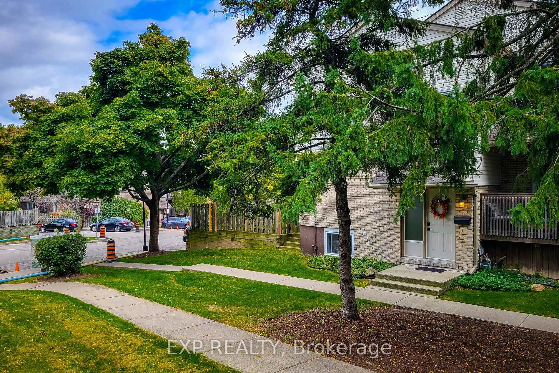 Photo 6 of Unit 2, 1300 Upper Ottawa Street, Hamilton, Quinndale — HOMEH
