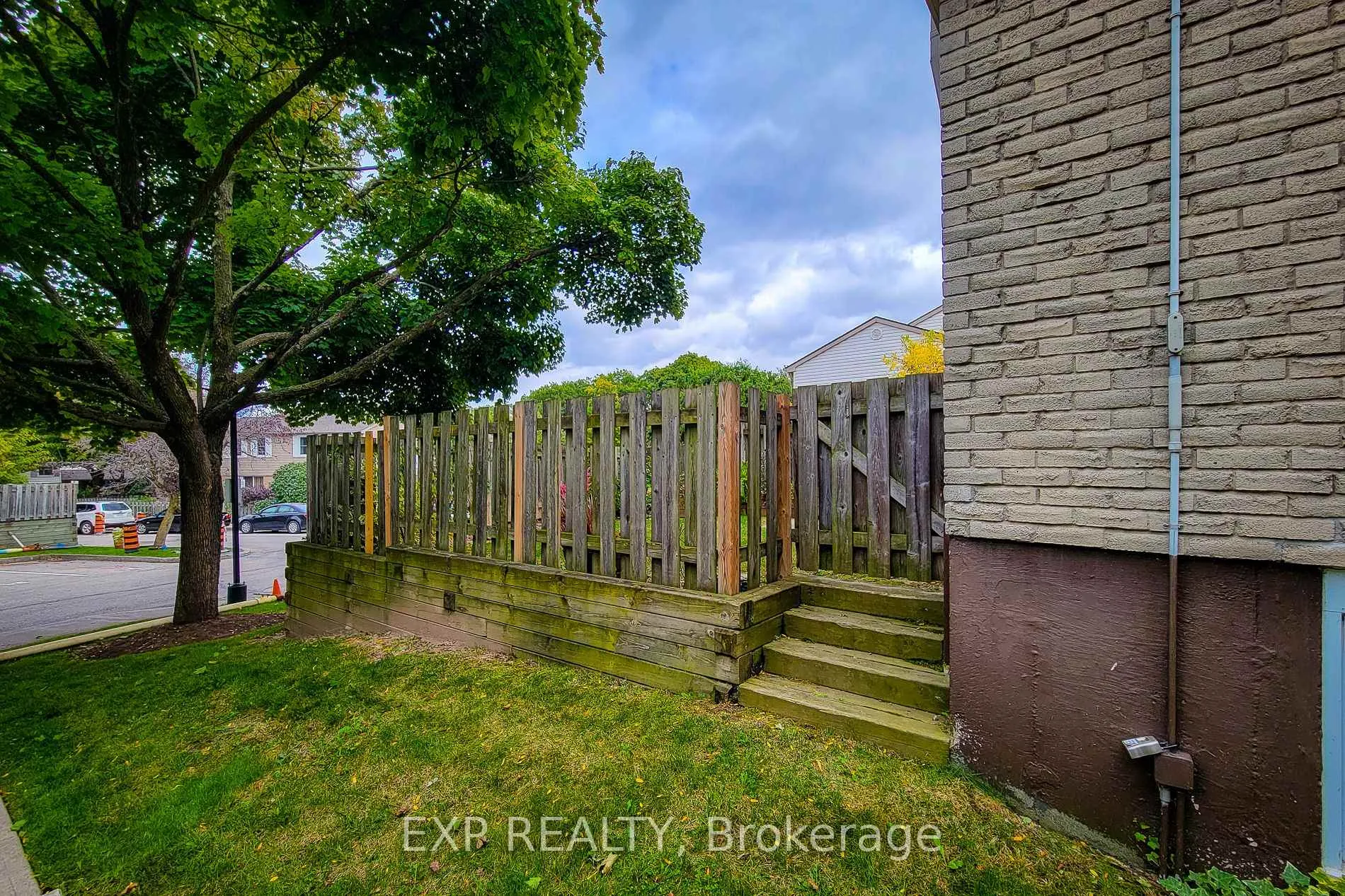 Photo 7 of Unit 2, 1300 Upper Ottawa Street, Hamilton, Quinndale — HOMEH