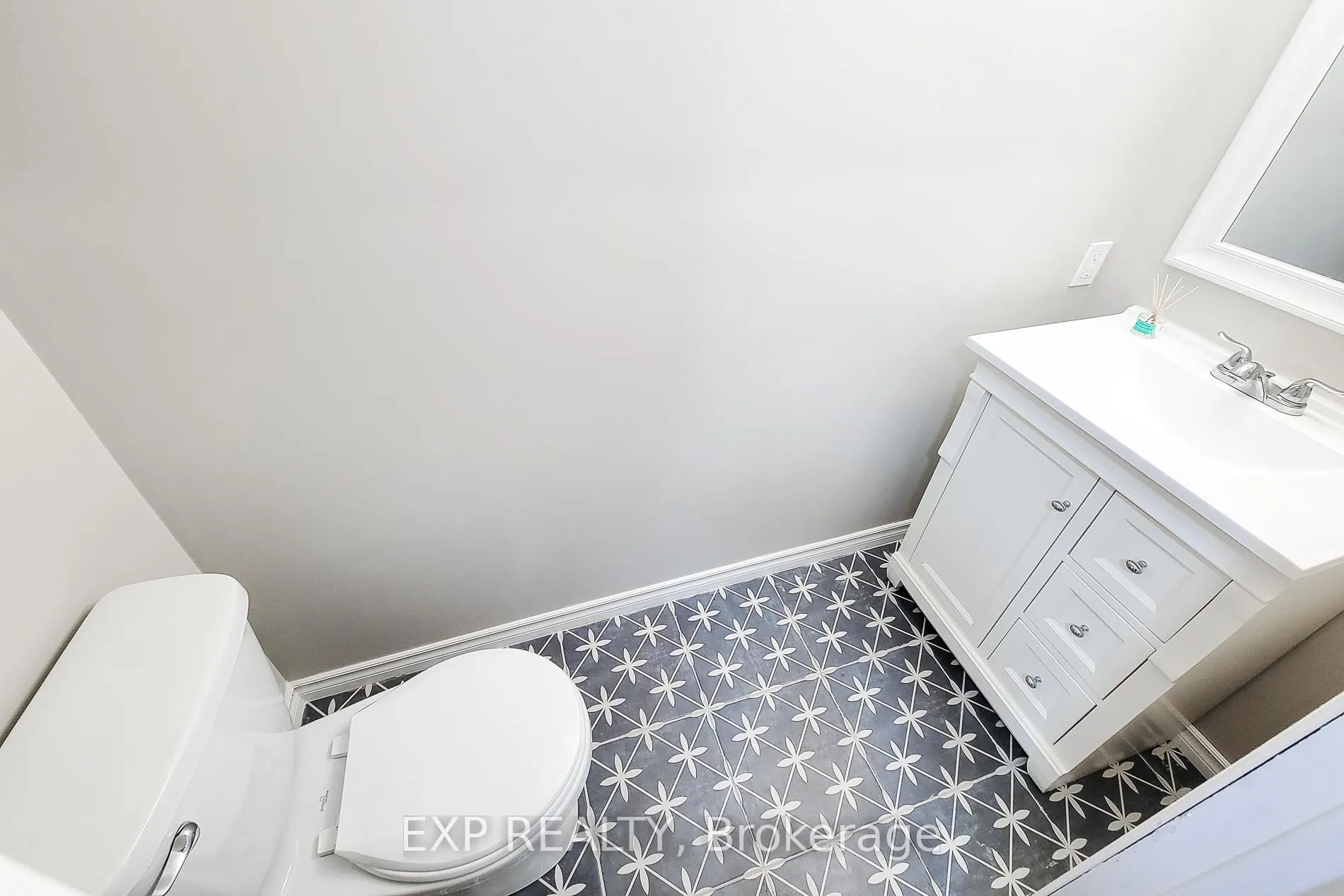 Photo 35 of Unit 2, 1300 Upper Ottawa Street, Hamilton, Quinndale — HOMEH