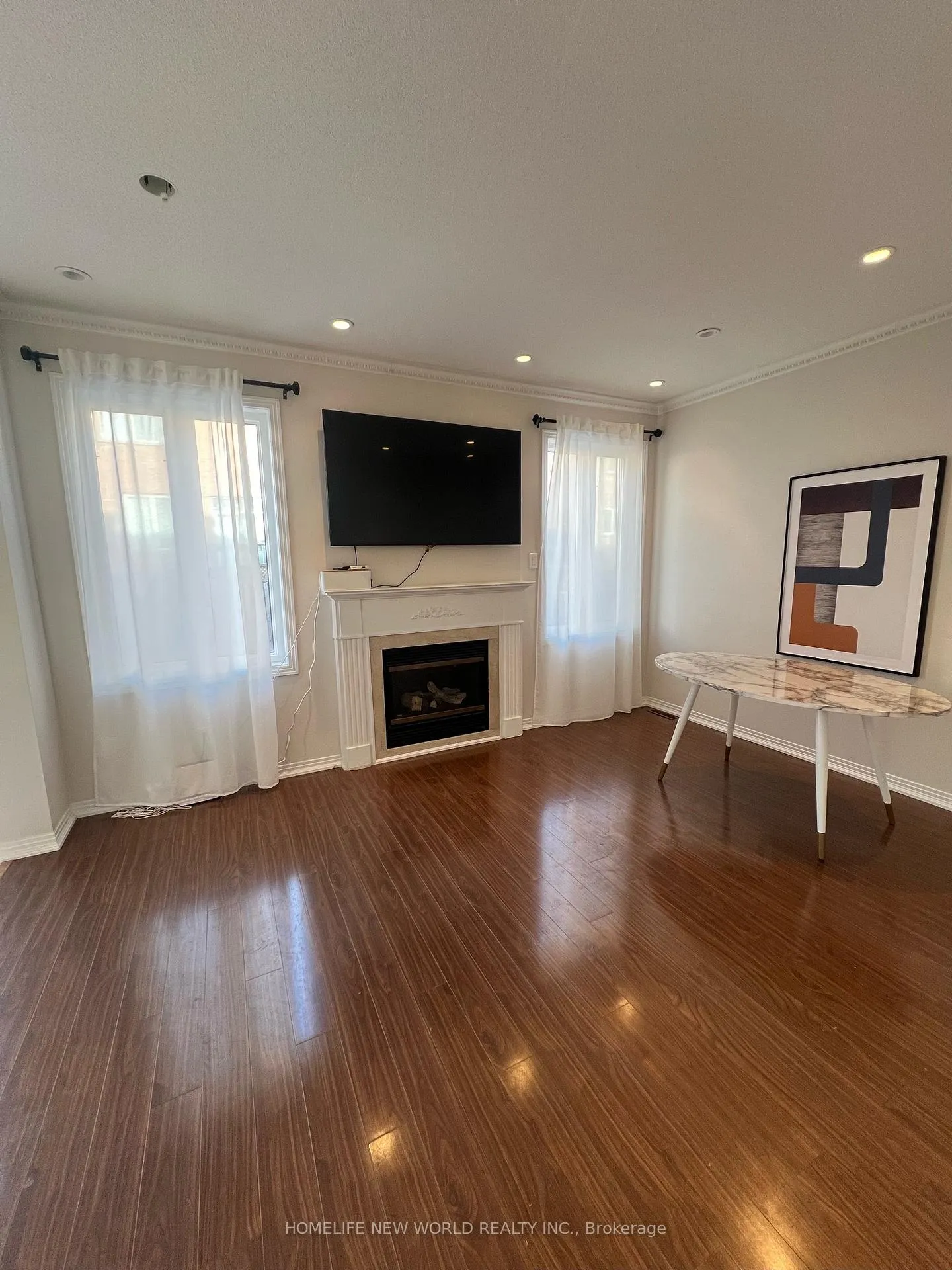 Photo 8 of 61 Lakespring Drive, Markham, Cachet — HOMEH