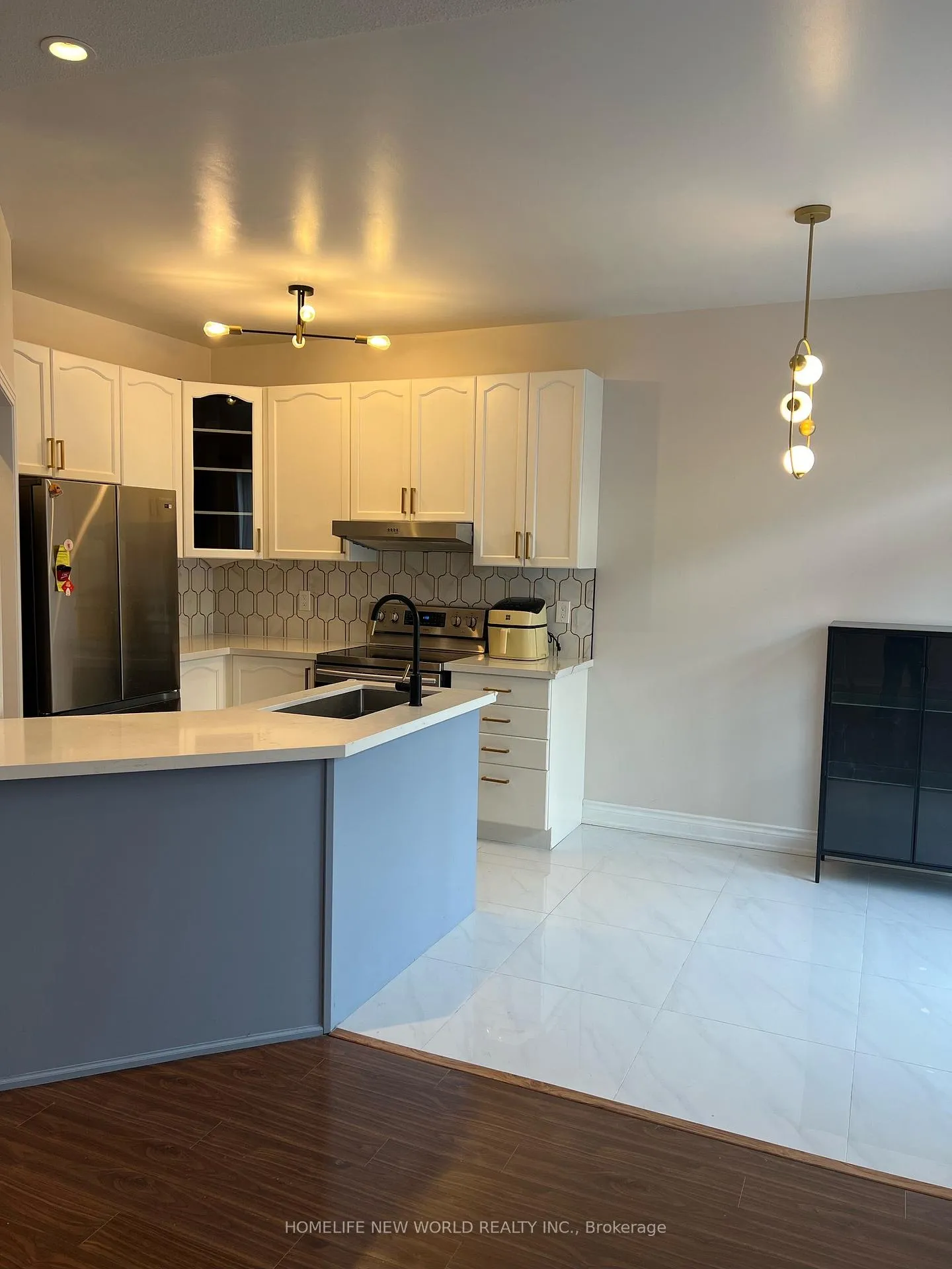Photo 9 of 61 Lakespring Drive, Markham, Cachet — HOMEH