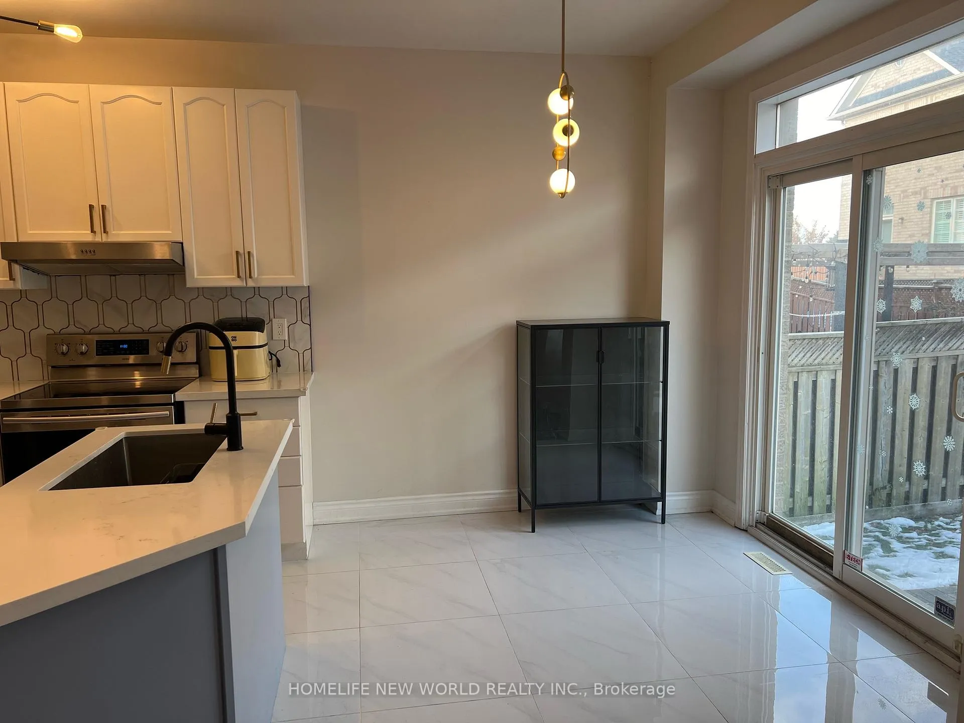 Photo 10 of 61 Lakespring Drive, Markham, Cachet — HOMEH