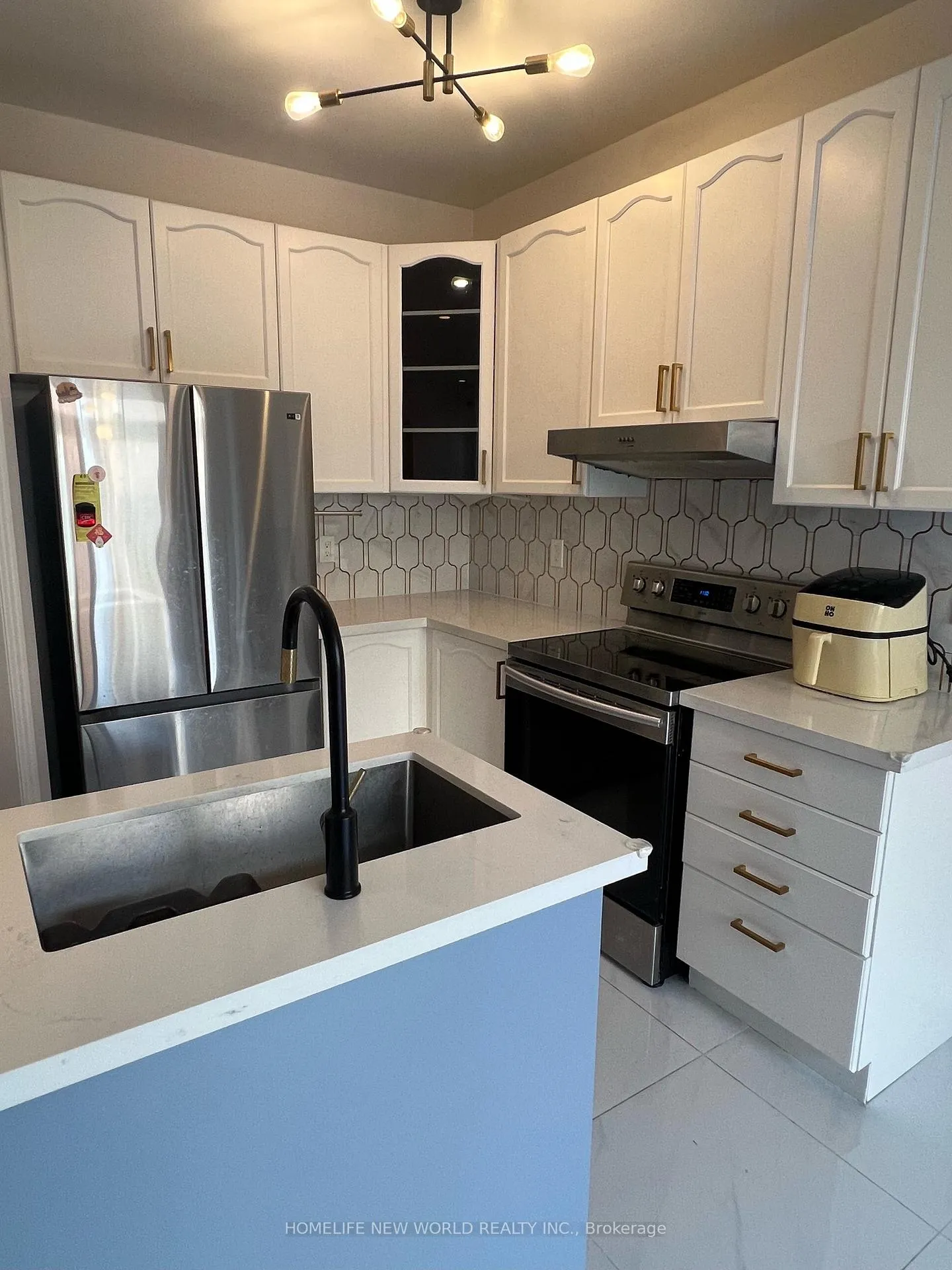 Photo 12 of 61 Lakespring Drive, Markham, Cachet — HOMEH