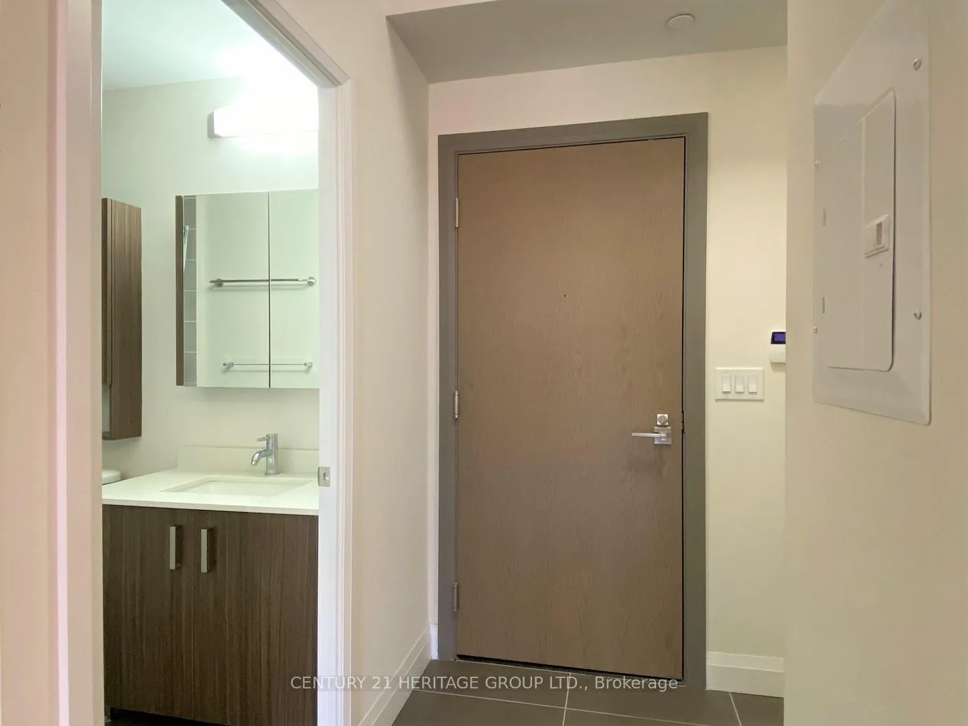 Photo 5 of Unit 332, 28 Uptown Drive, Markham, Unionville — HOMEH