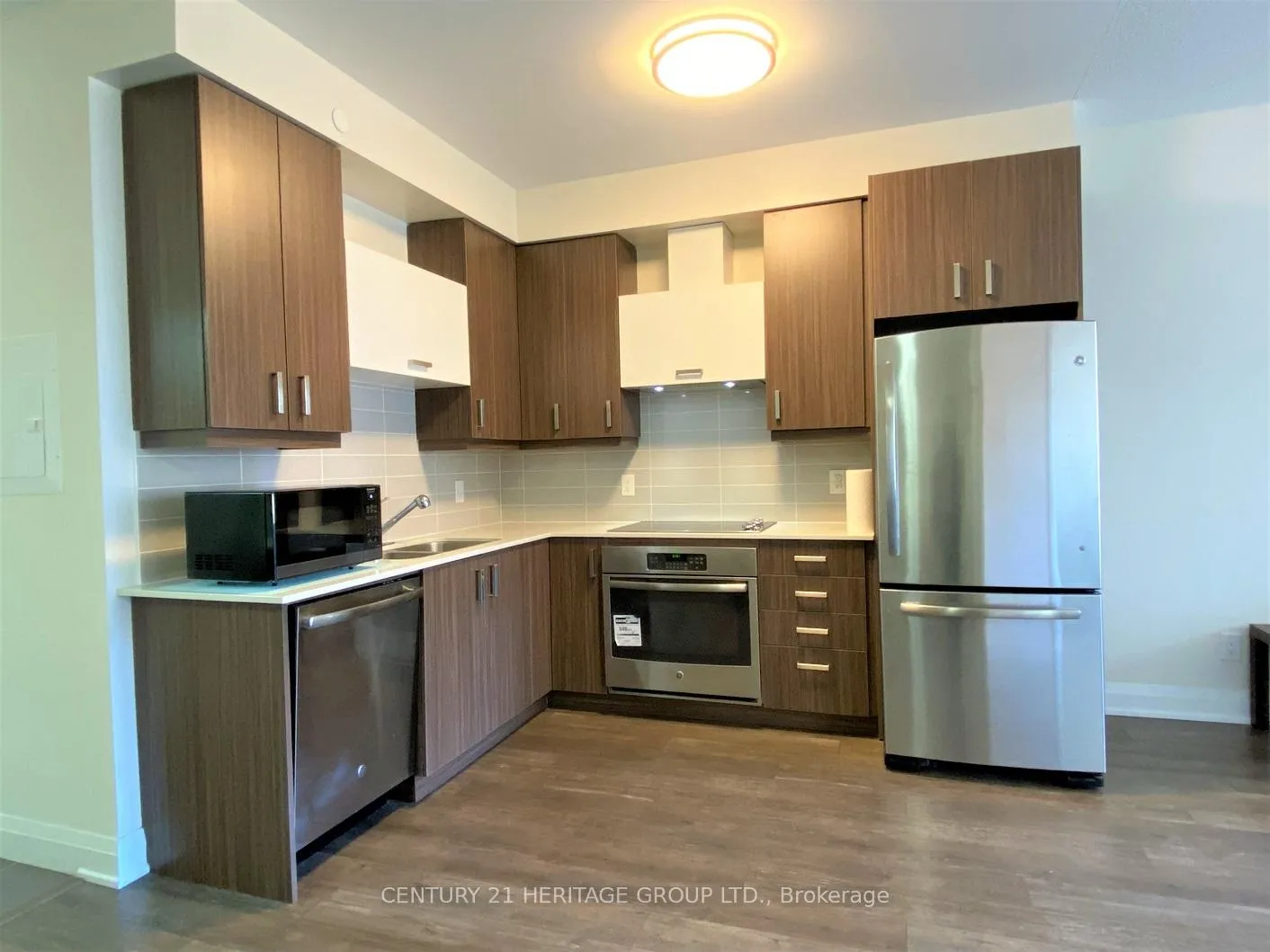 Photo 7 of Unit 332, 28 Uptown Drive, Markham, Unionville — HOMEH