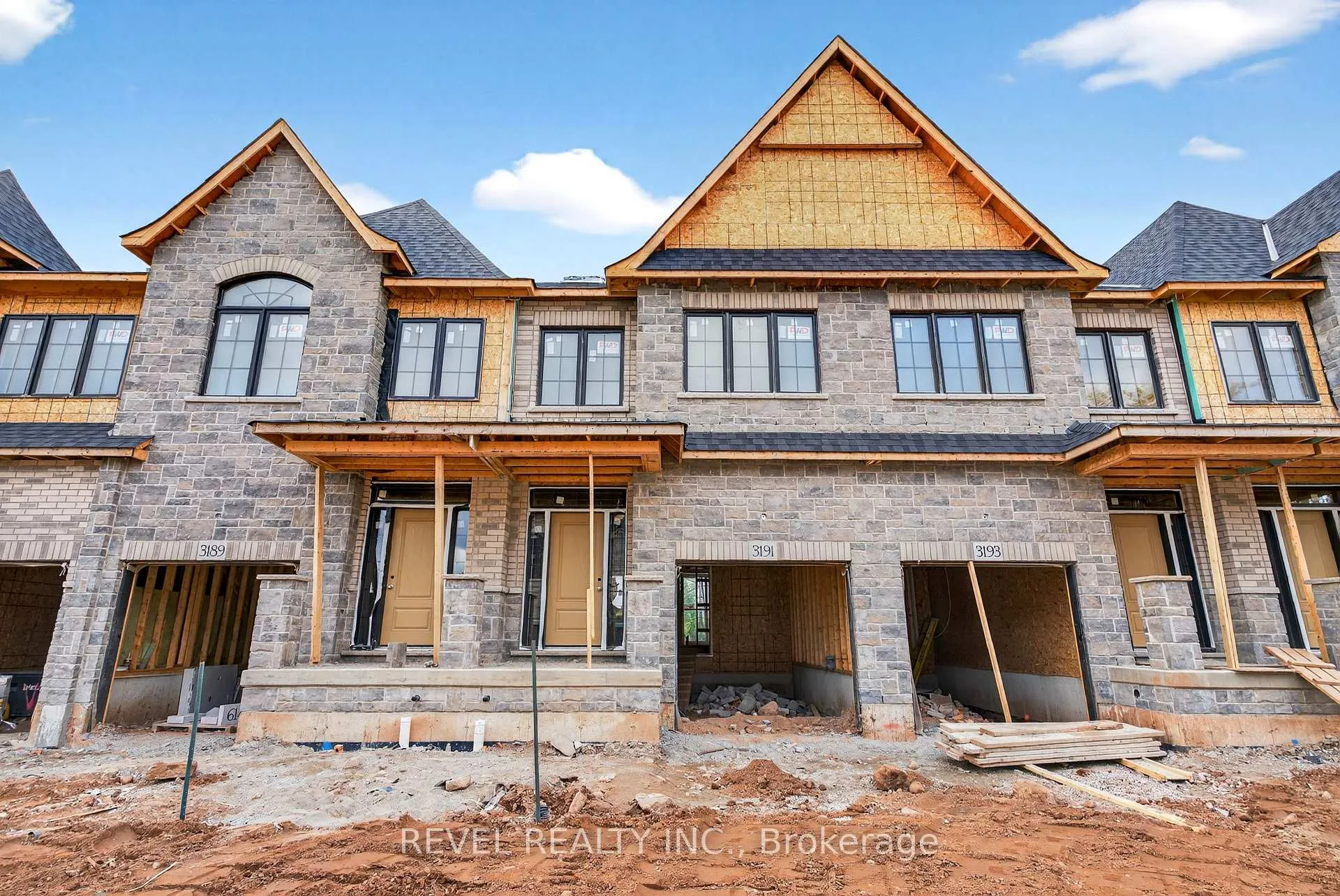 Front of Unit 9, 600 Maplehill Drive