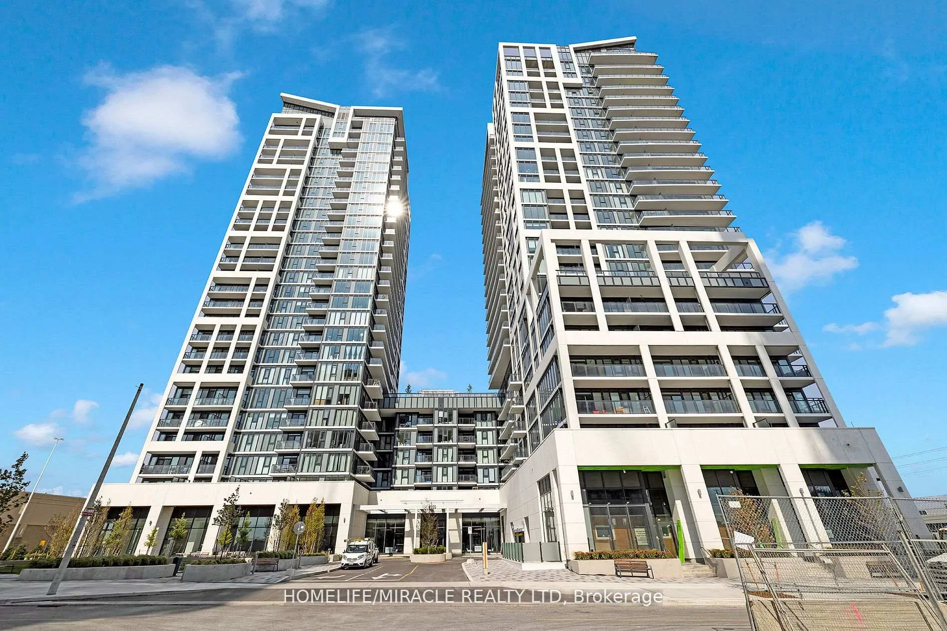 Photo 1 of Unit 1722, 9000 Jane Street, Vaughan, Concord — HOMEH