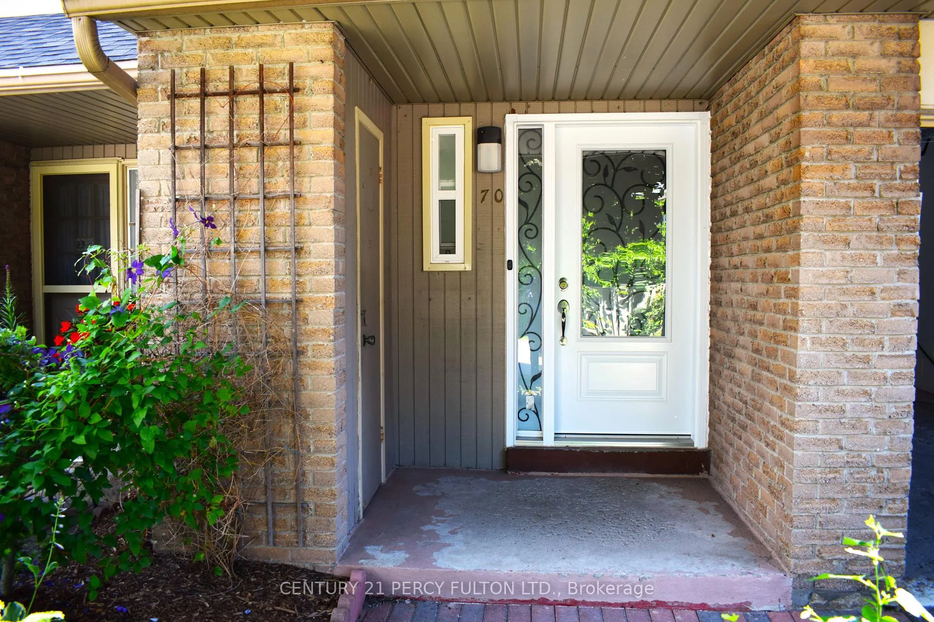 Photo 2 of Unit 33, 70 Knightsbridge Way, Markham, Markham Village — HOMEH