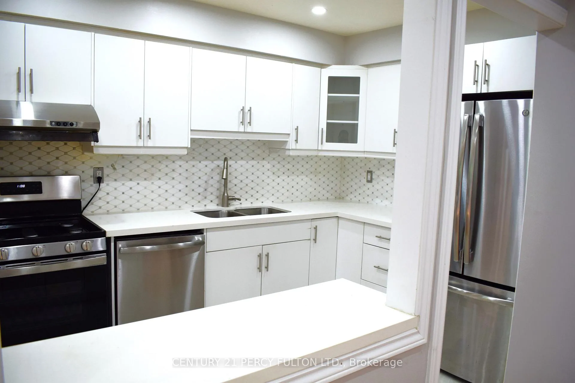 Photo 7 of Unit 33, 70 Knightsbridge Way, Markham, Markham Village — HOMEH