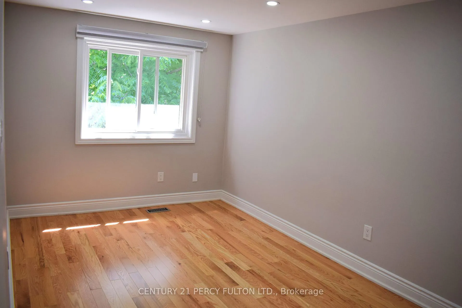 Photo 18 of Unit 33, 70 Knightsbridge Way, Markham, Markham Village — HOMEH