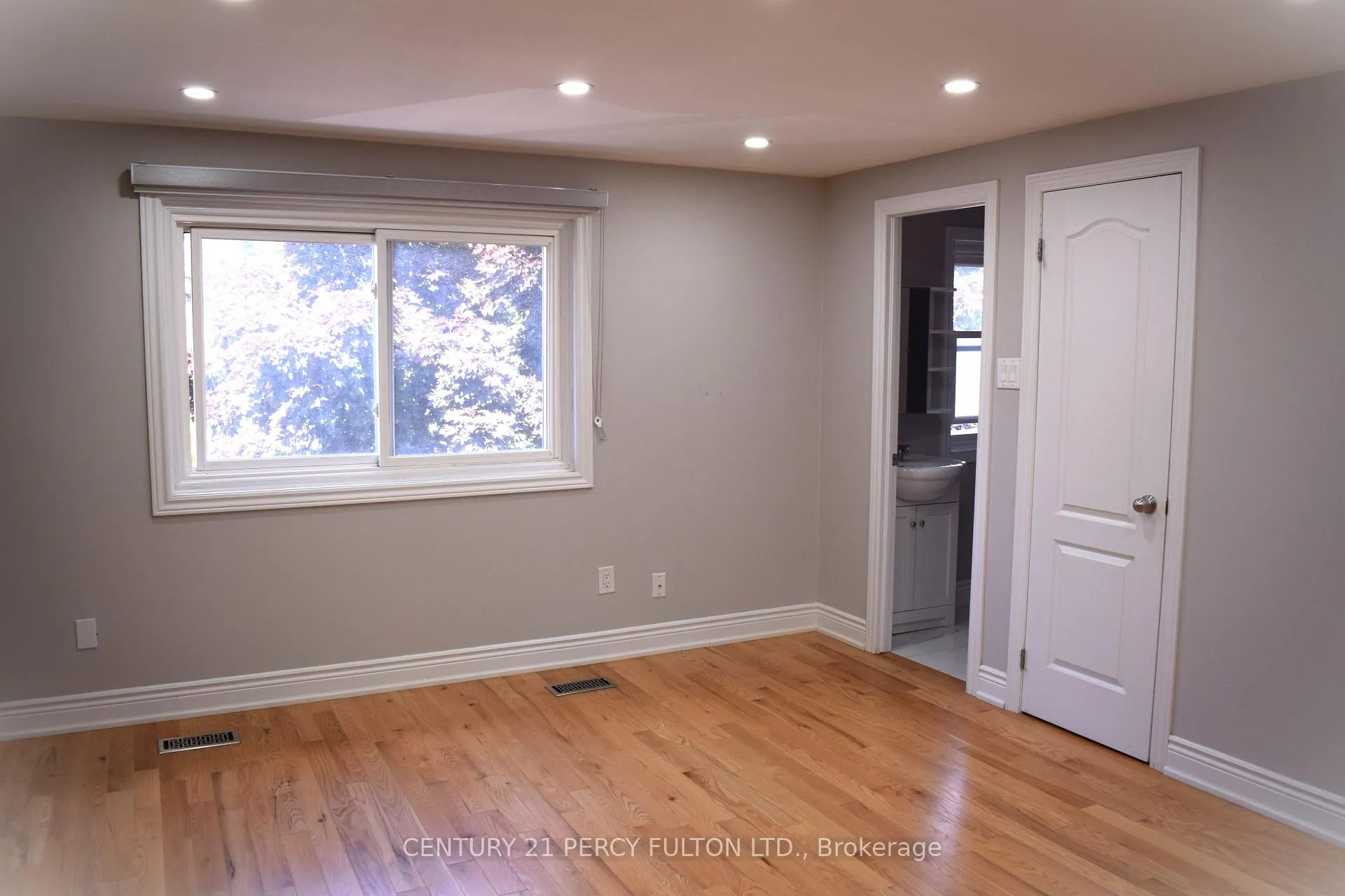 Photo 22 of Unit 33, 70 Knightsbridge Way, Markham, Markham Village — HOMEH