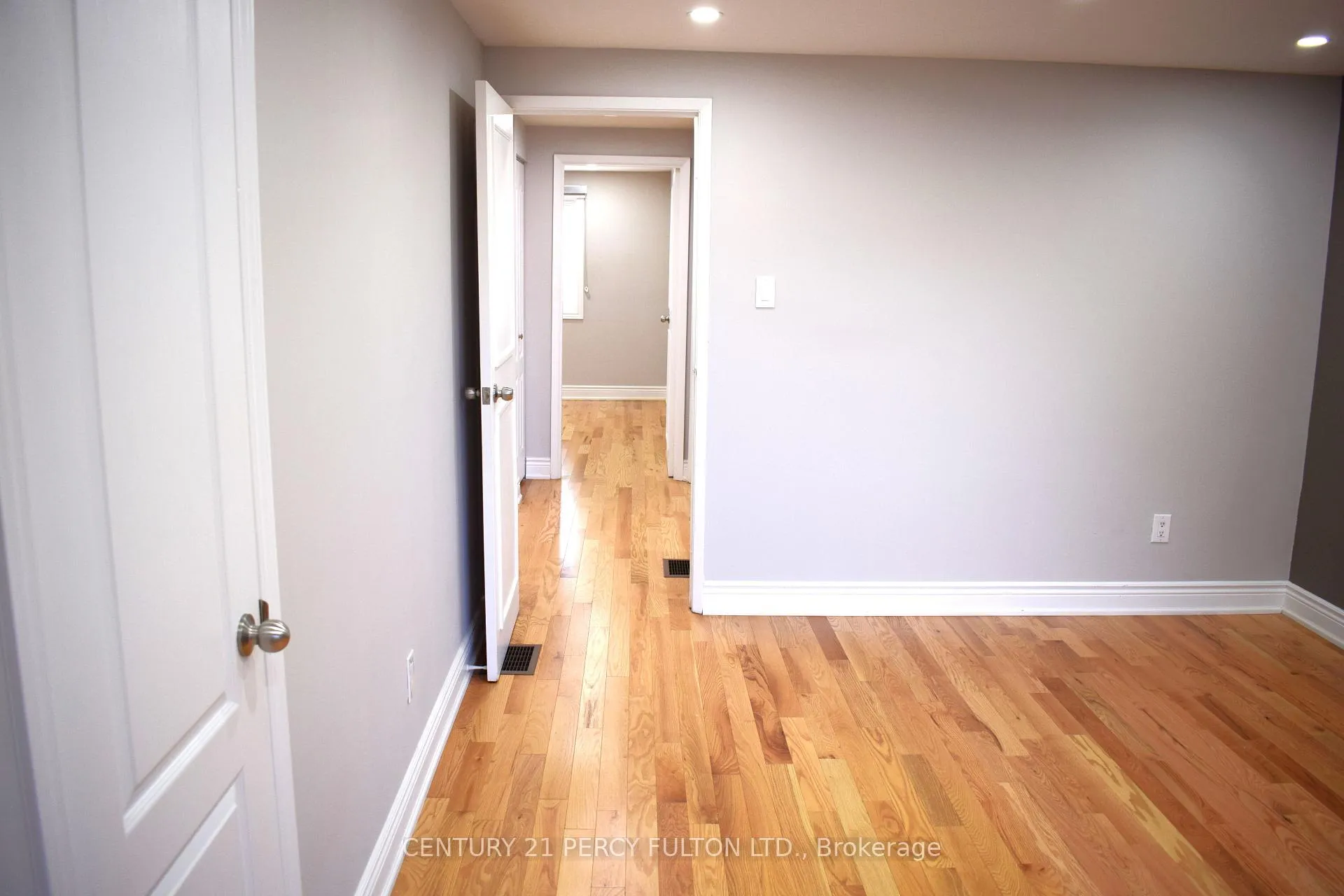 Photo 24 of Unit 33, 70 Knightsbridge Way, Markham, Markham Village — HOMEH
