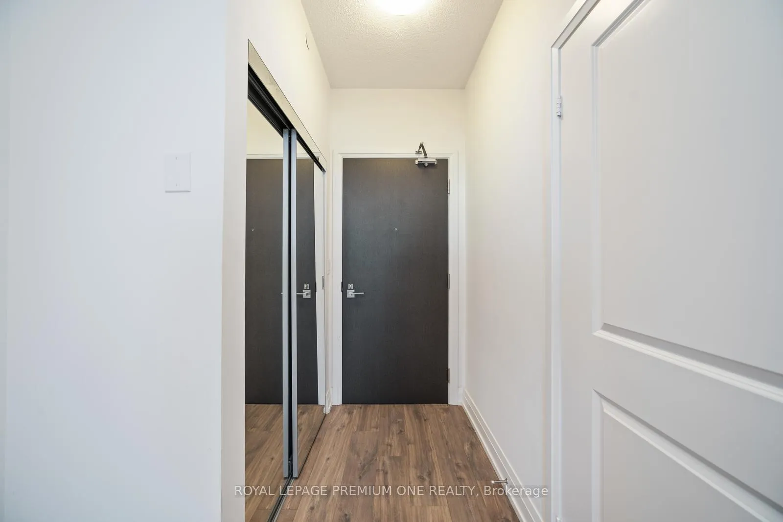 Photo 7 of Unit 804, 3600 Highway 7, Vaughan, Vaughan Corporate Centre — HOMEH