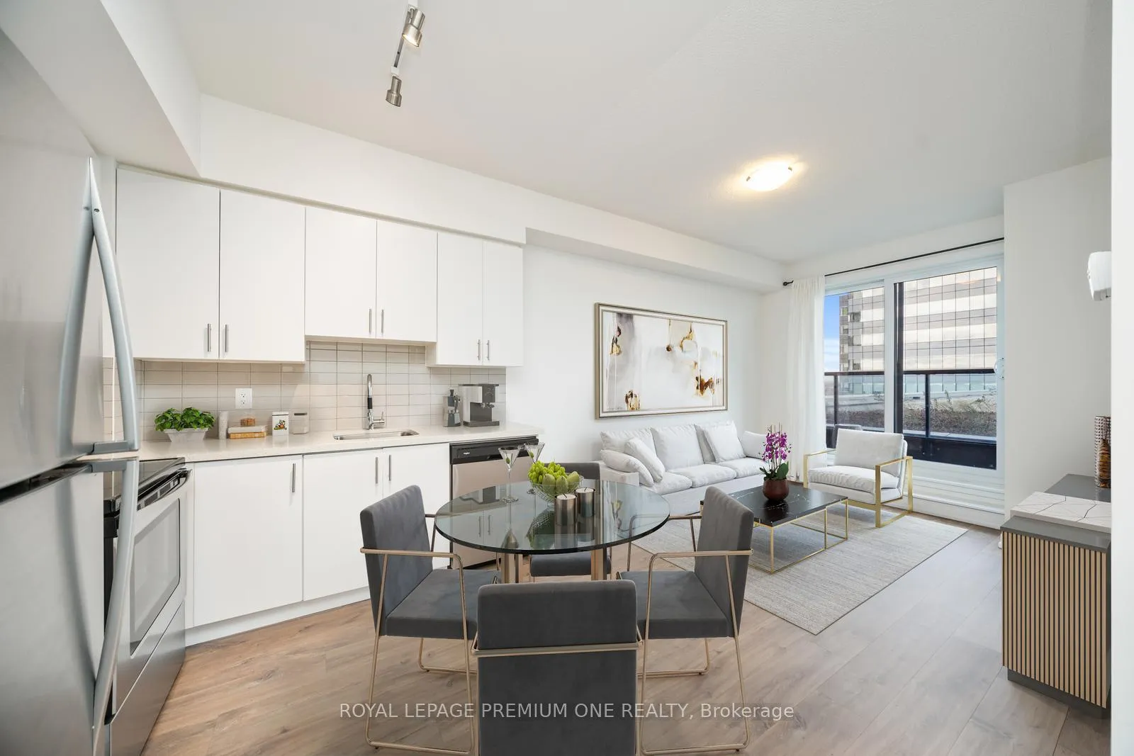 Photo 8 of Unit 804, 3600 Highway 7, Vaughan, Vaughan Corporate Centre — HOMEH