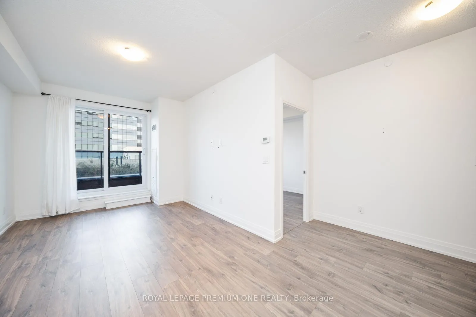 Photo 14 of Unit 804, 3600 Highway 7, Vaughan, Vaughan Corporate Centre — HOMEH