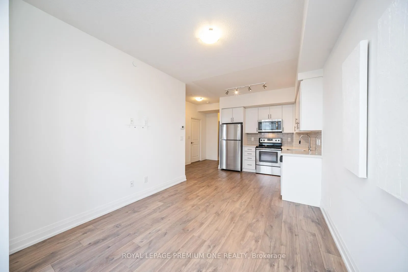 Photo 17 of Unit 804, 3600 Highway 7, Vaughan, Vaughan Corporate Centre — HOMEH