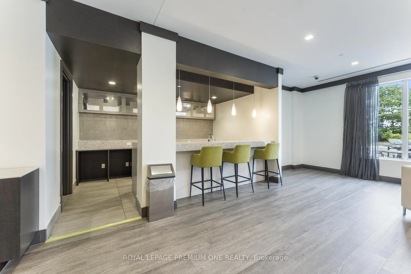 Photo 38 of Unit 804, 3600 Highway 7, Vaughan, Vaughan Corporate Centre — HOMEH