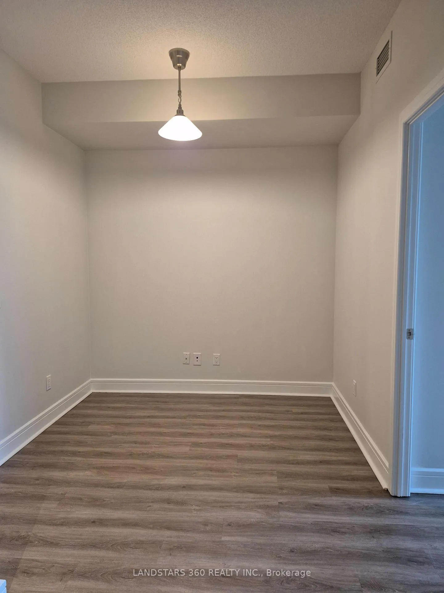 Photo 7 of Unit 613, 35 Brian Peck Crescent, Toronto, Thorncliffe Park — HOMEH