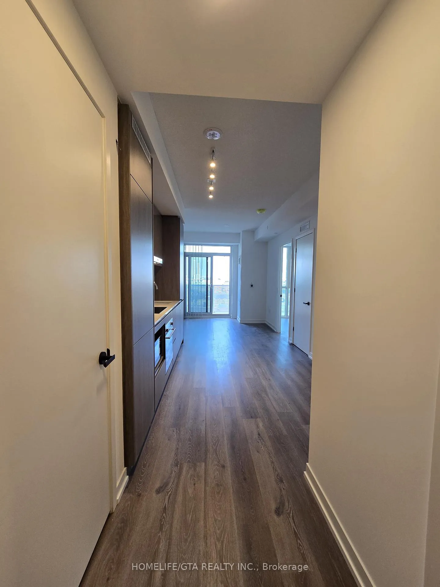 Photo 2 of Unit 909, 28 Interchange Way, Vaughan, Vaughan Corporate Centre — HOMEH