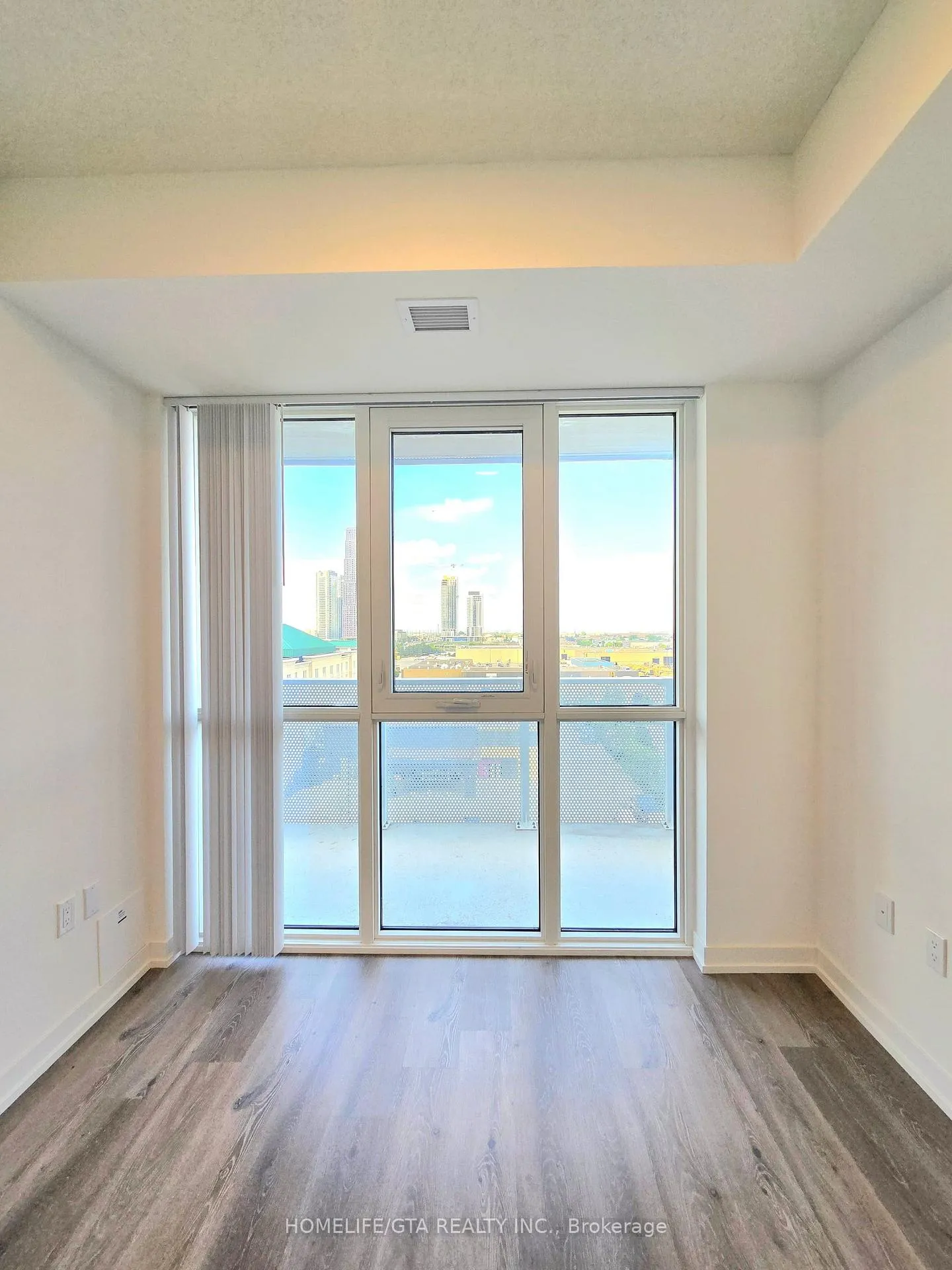 Photo 12 of Unit 909, 28 Interchange Way, Vaughan, Vaughan Corporate Centre — HOMEH