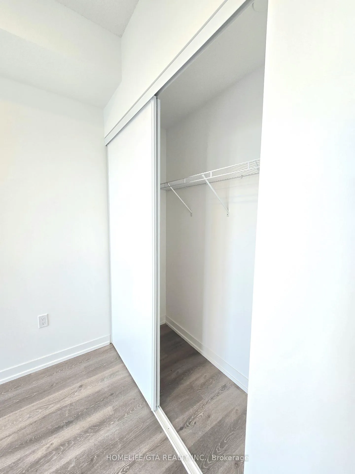 Photo 14 of Unit 909, 28 Interchange Way, Vaughan, Vaughan Corporate Centre — HOMEH